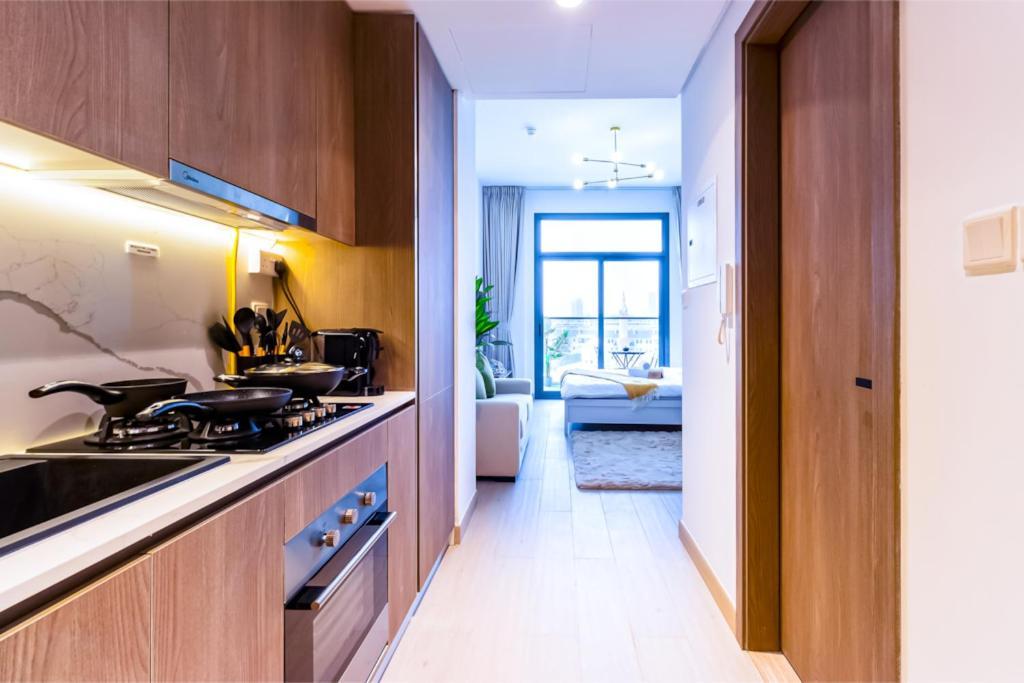 Sky View, Furnished, Freeparking
