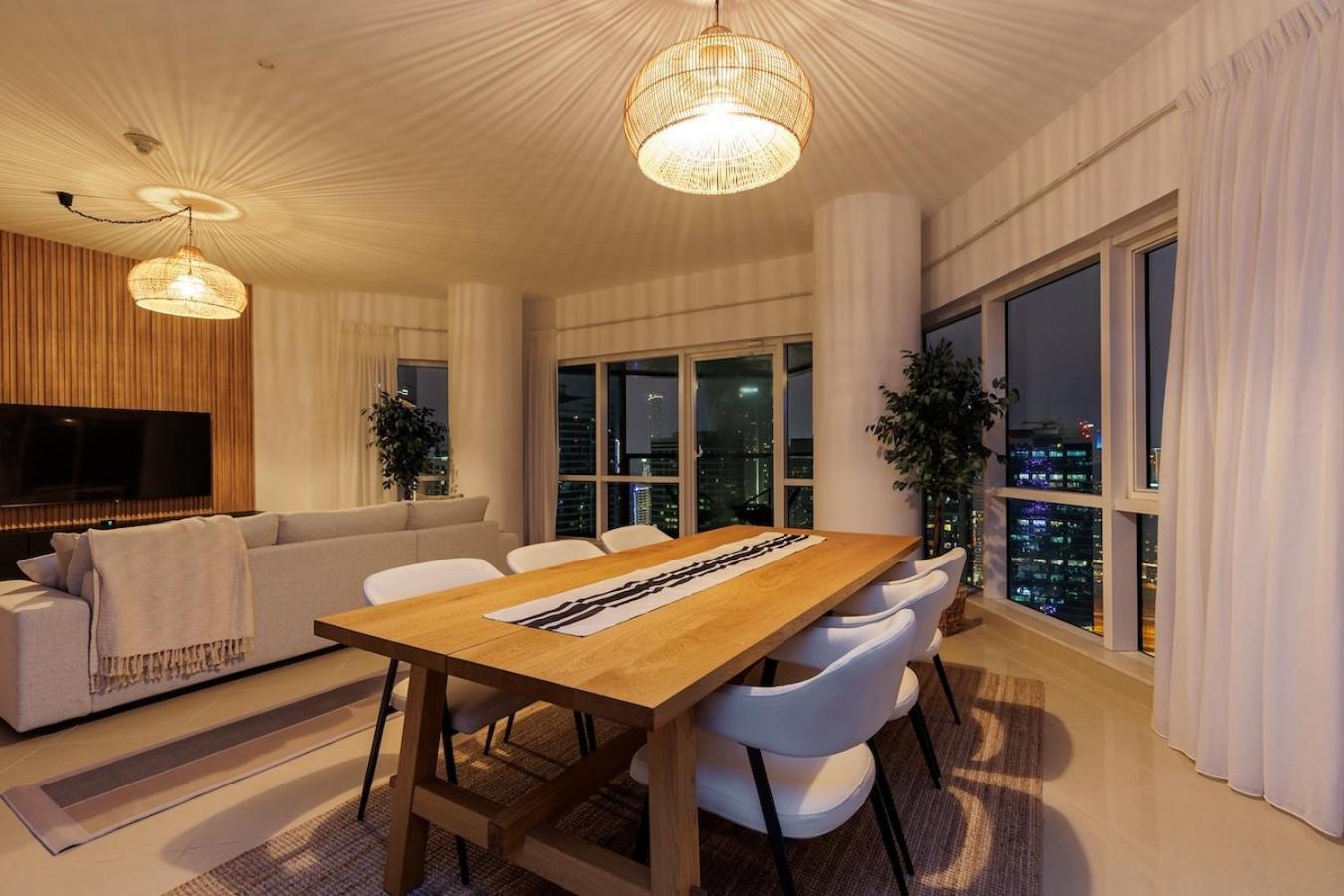 Serene Chic Flat 180 Degree & Marina Skyline View Apartment Dubai