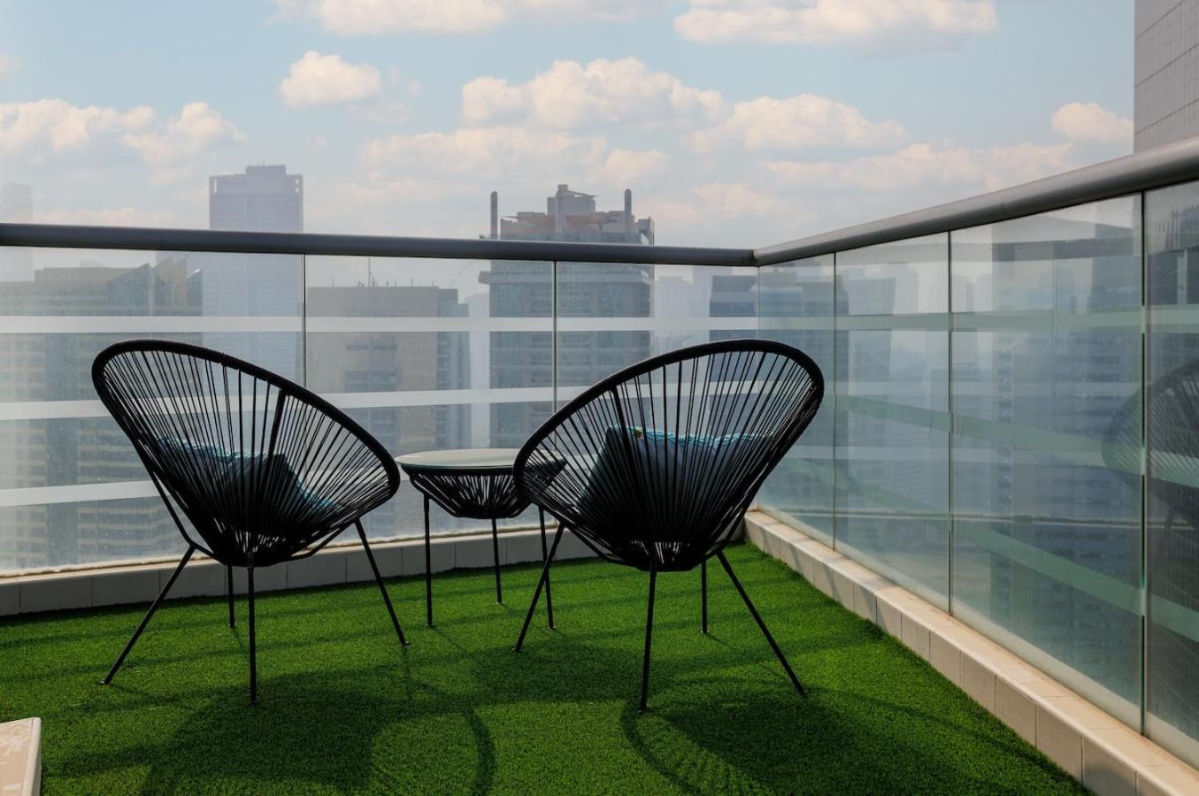 Serene Chic Flat 180 Degree & Marina Skyline View * Dubai