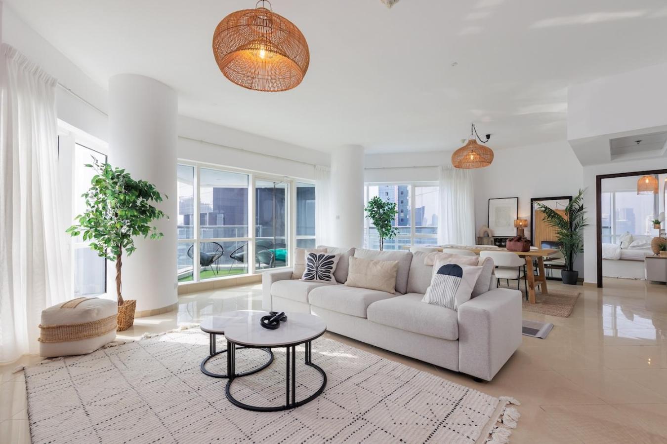 Apartment Serene Chic Flat 180 Degree & Marina Skyline View