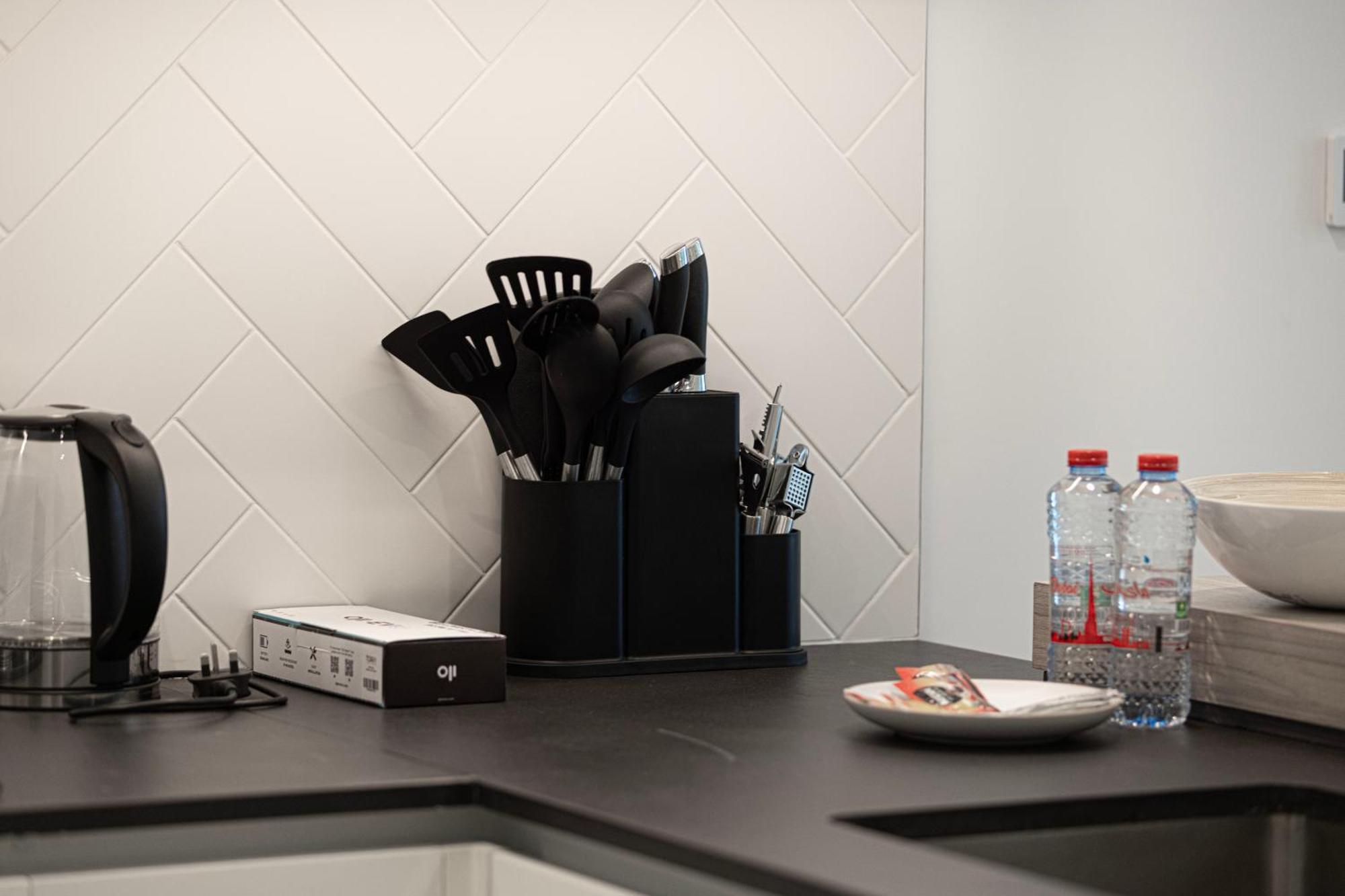 Sophisticated 1br With Pool View In Belgravia Square Jvc Appartement *