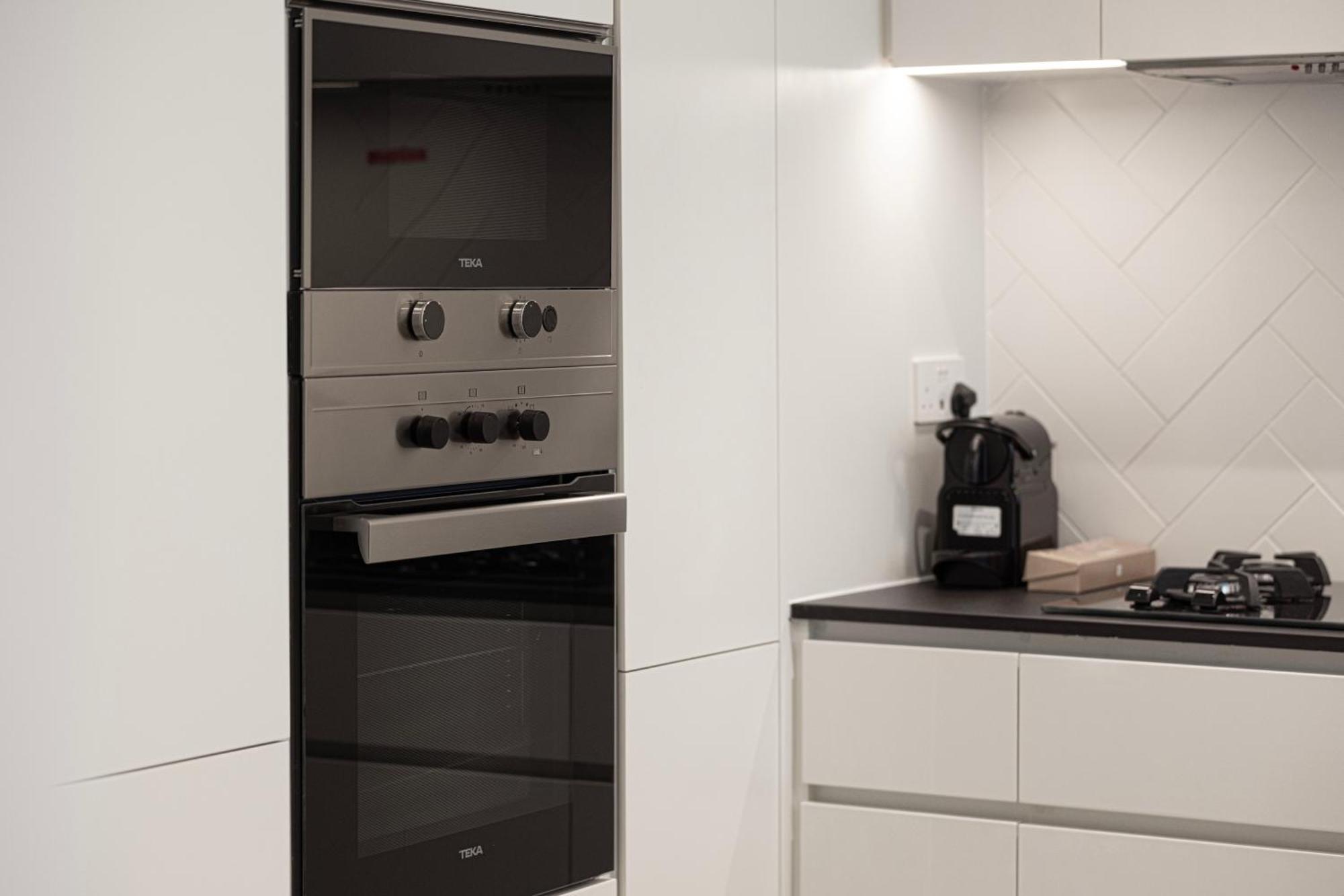 Sophisticated 1br With Pool View In Belgravia Square Jvc Appartement *