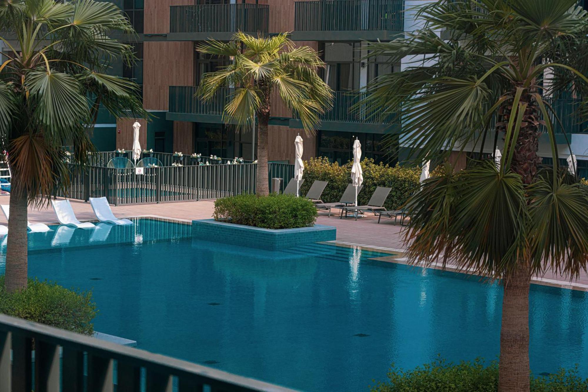 Sophisticated 1br With Pool View In Belgravia Square Jvc Dubaï