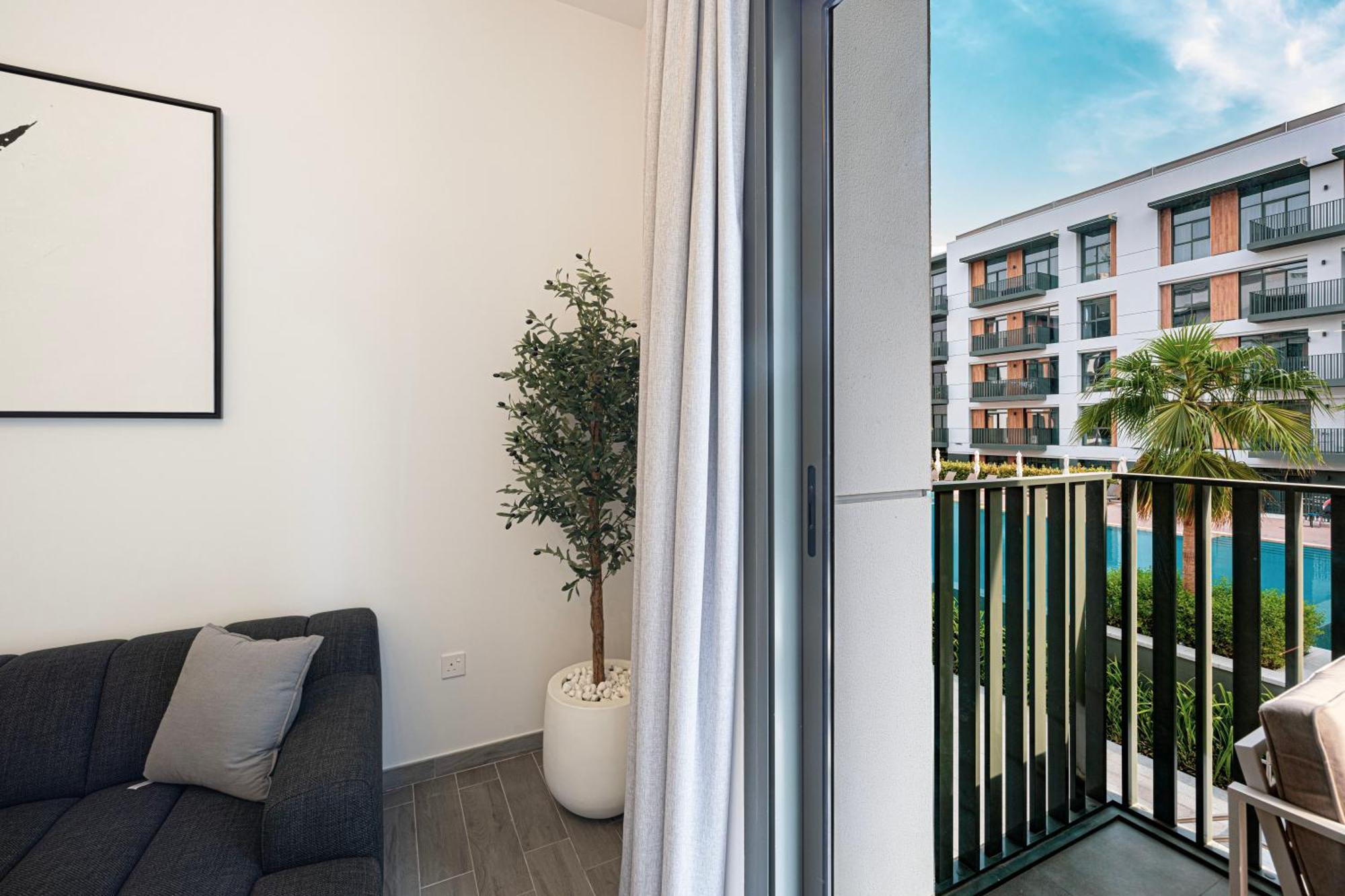 Sophisticated 1br With Pool View In Belgravia Square Jvc * Dubaï