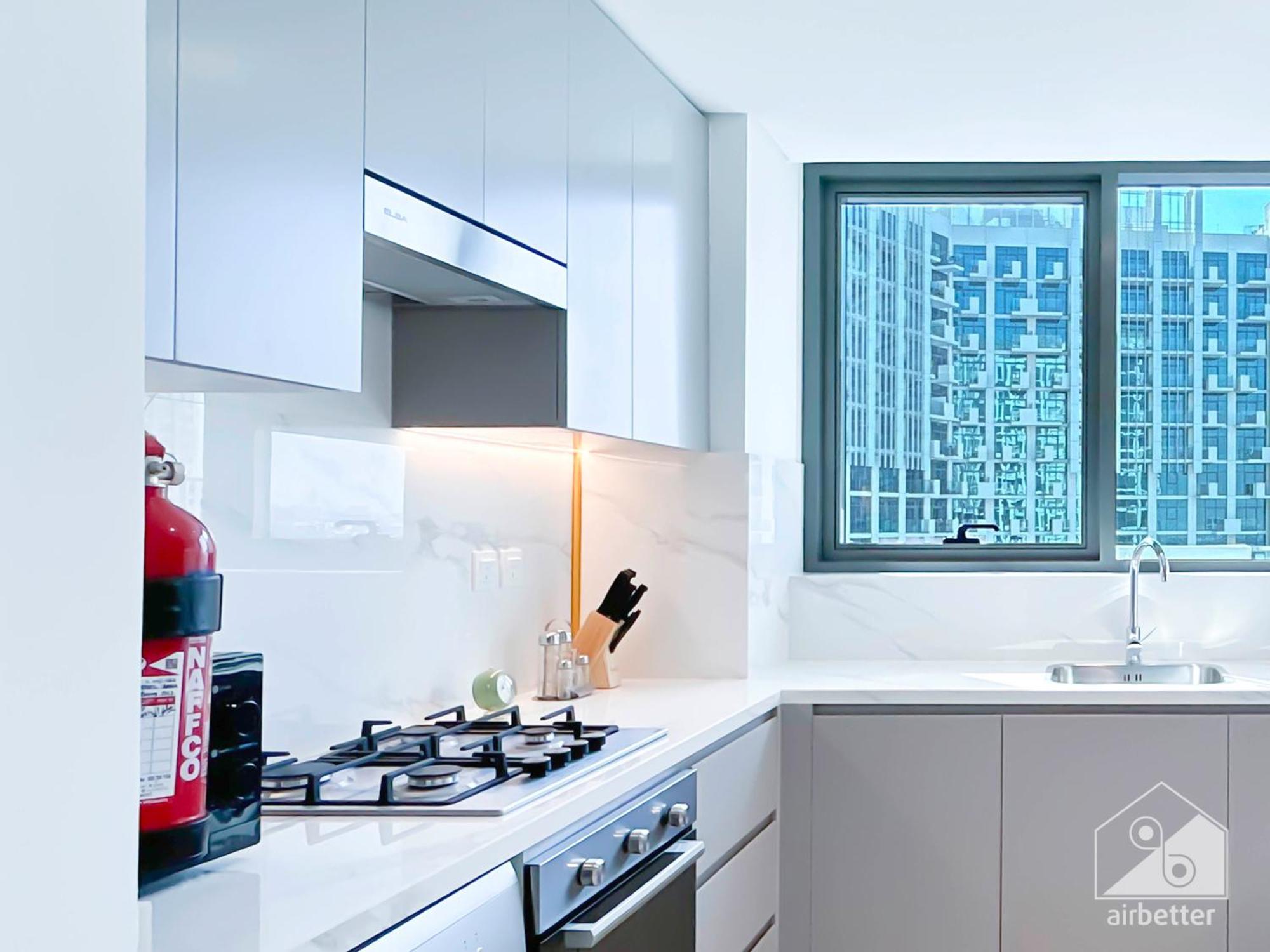 Luxurious 1-br With Balcony In Azizi Fawad