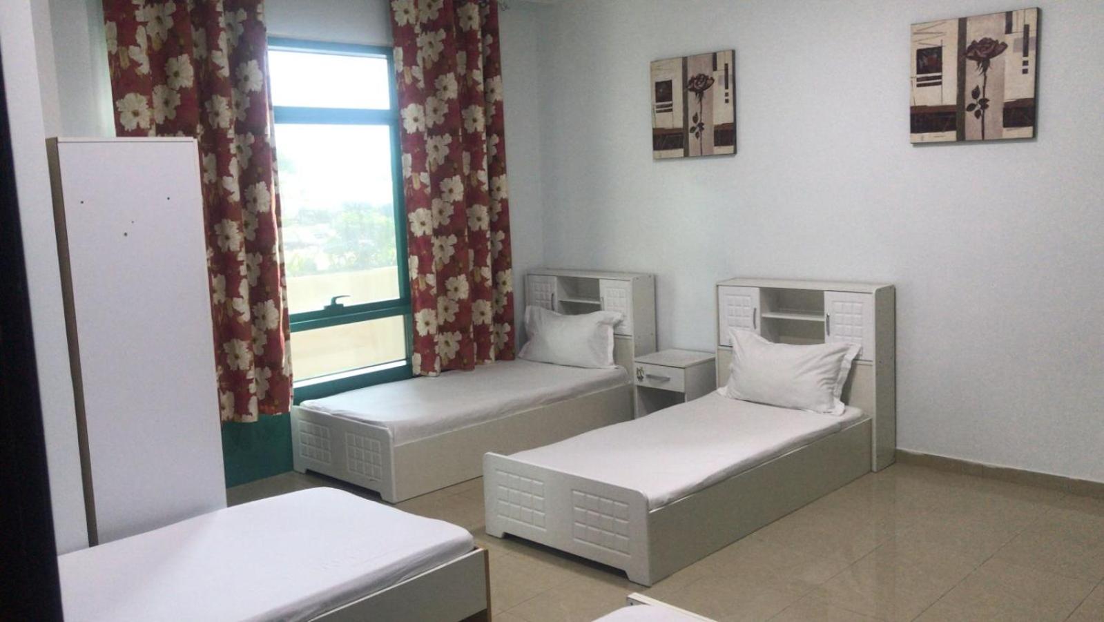 Gazde/Camere de închiriat Nice Budget And Bed Space For 