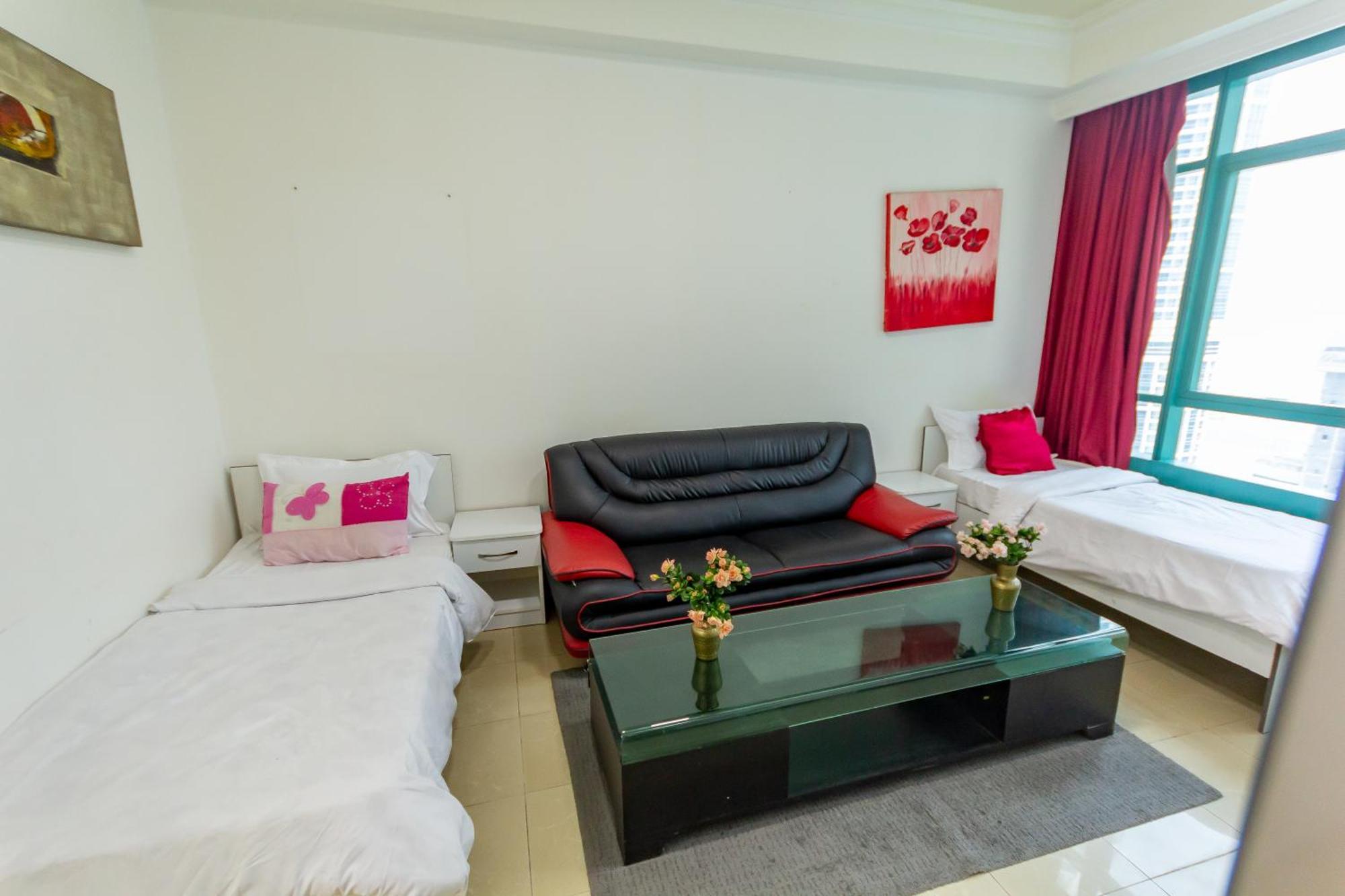 Gazde/Camere de închiriat Nice Budget And Bed Space For 