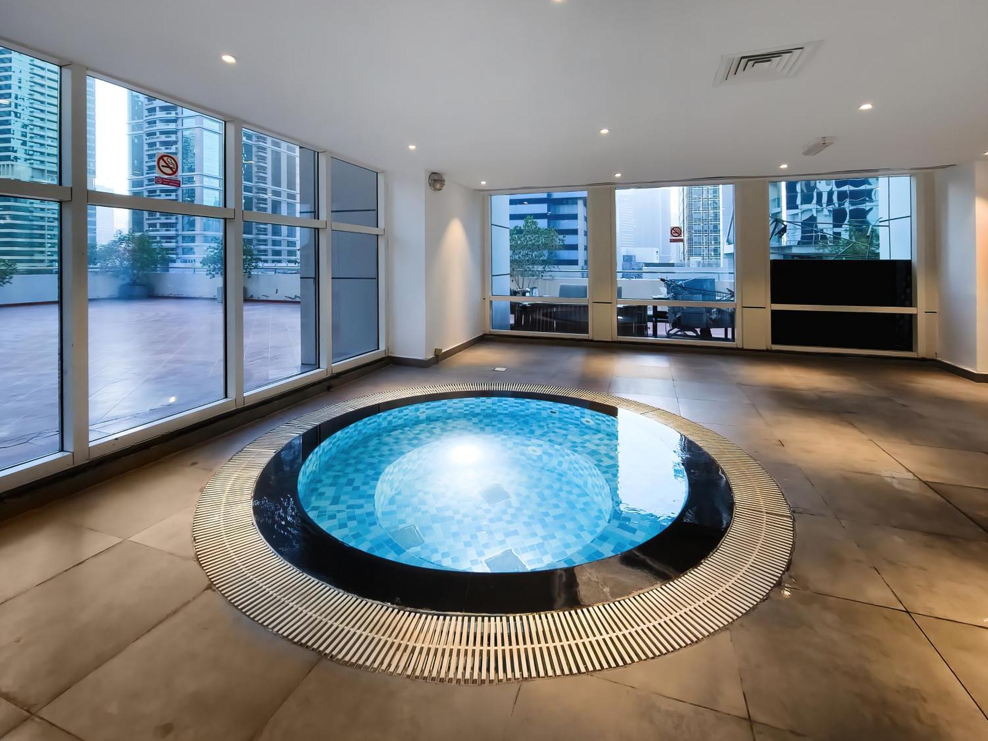 Cozy In Arch Tower Jlt Appartement *