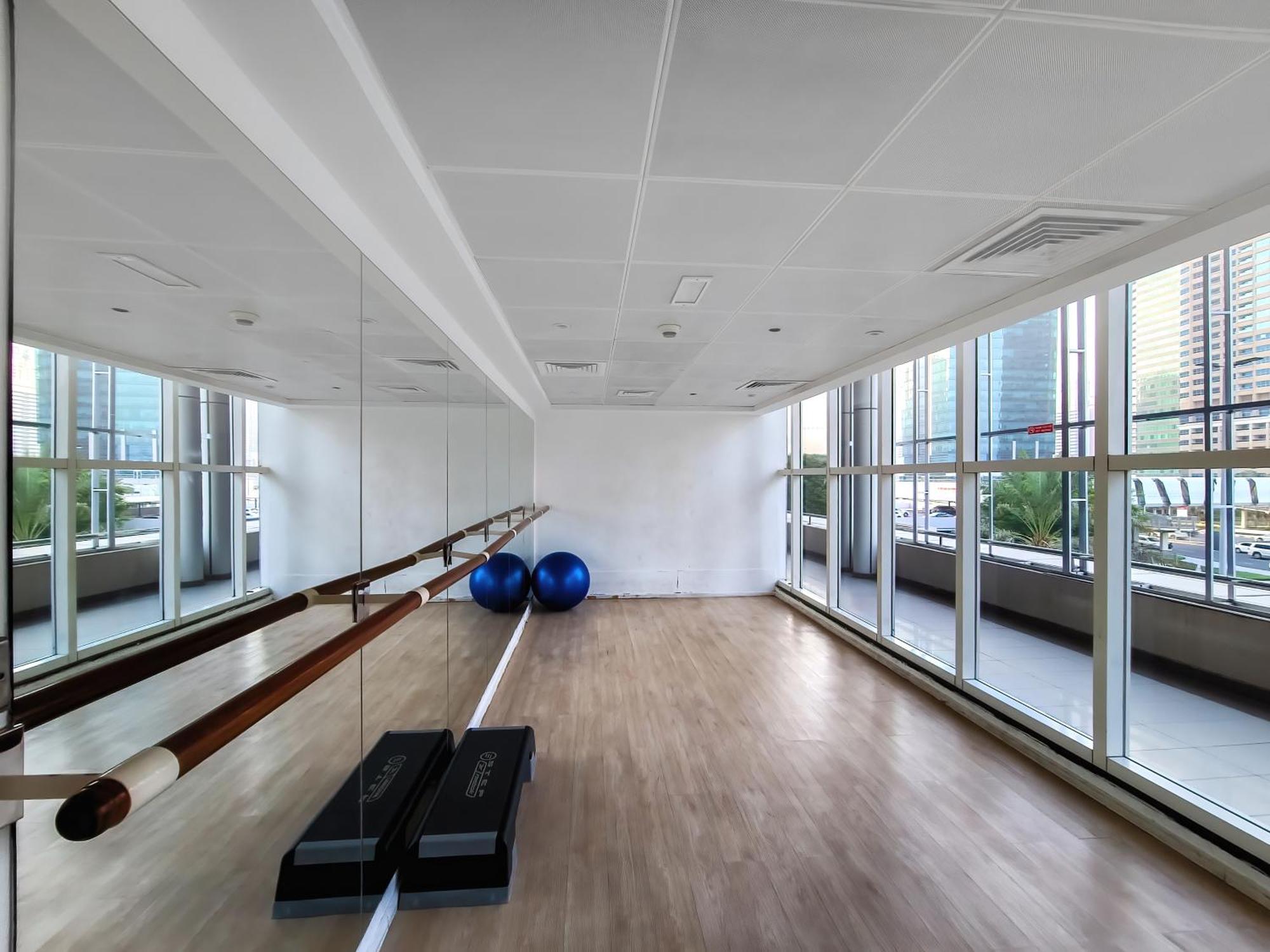 Cozy In Arch Tower Jlt Appartement Dubaï