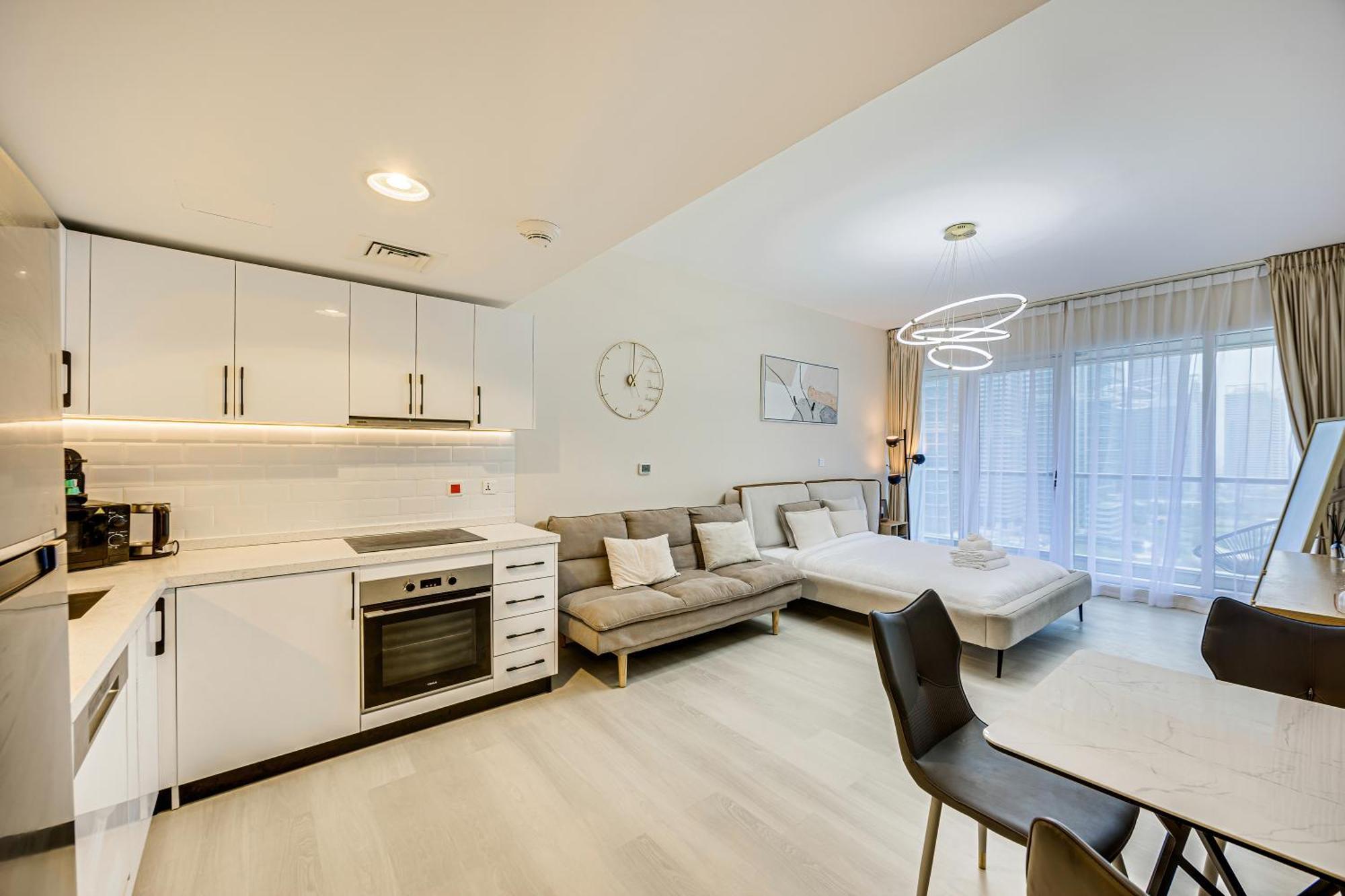 Cozy In Arch Tower Jlt Appartement