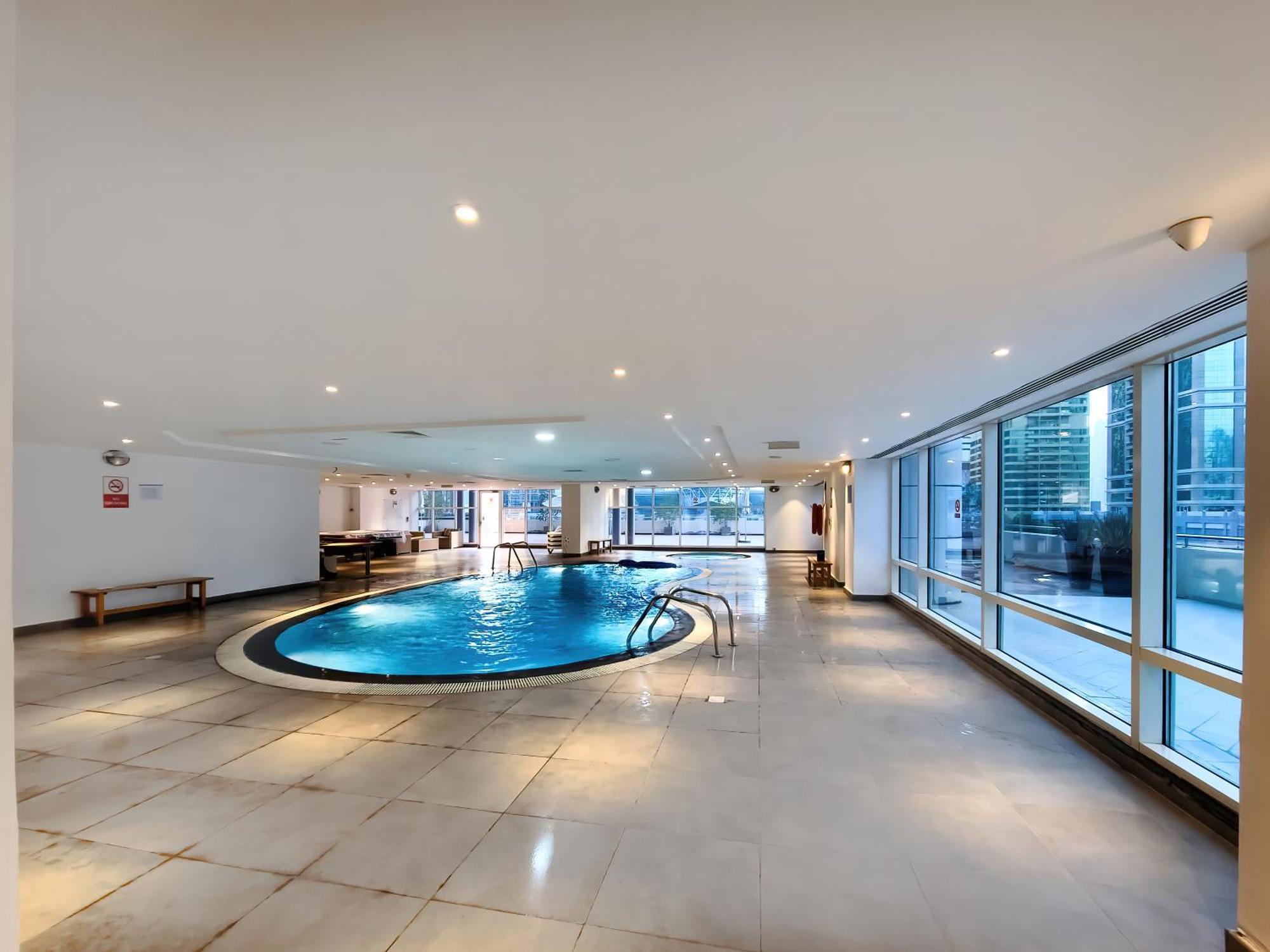 Cozy In Arch Tower Jlt