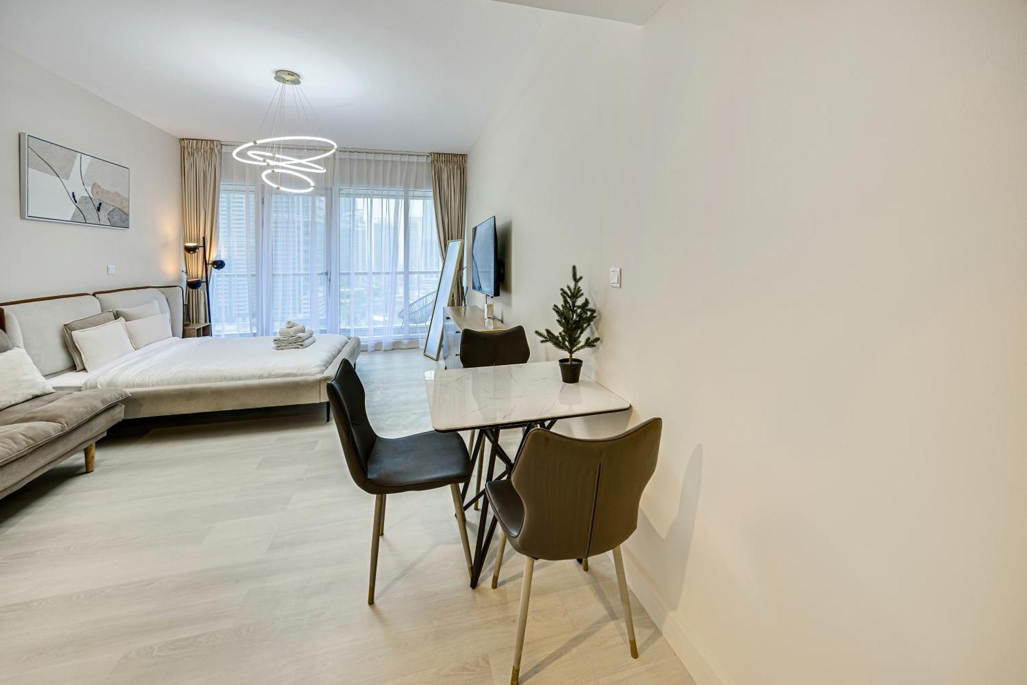 Cozy In Arch Tower Jlt Appartement Dubaï