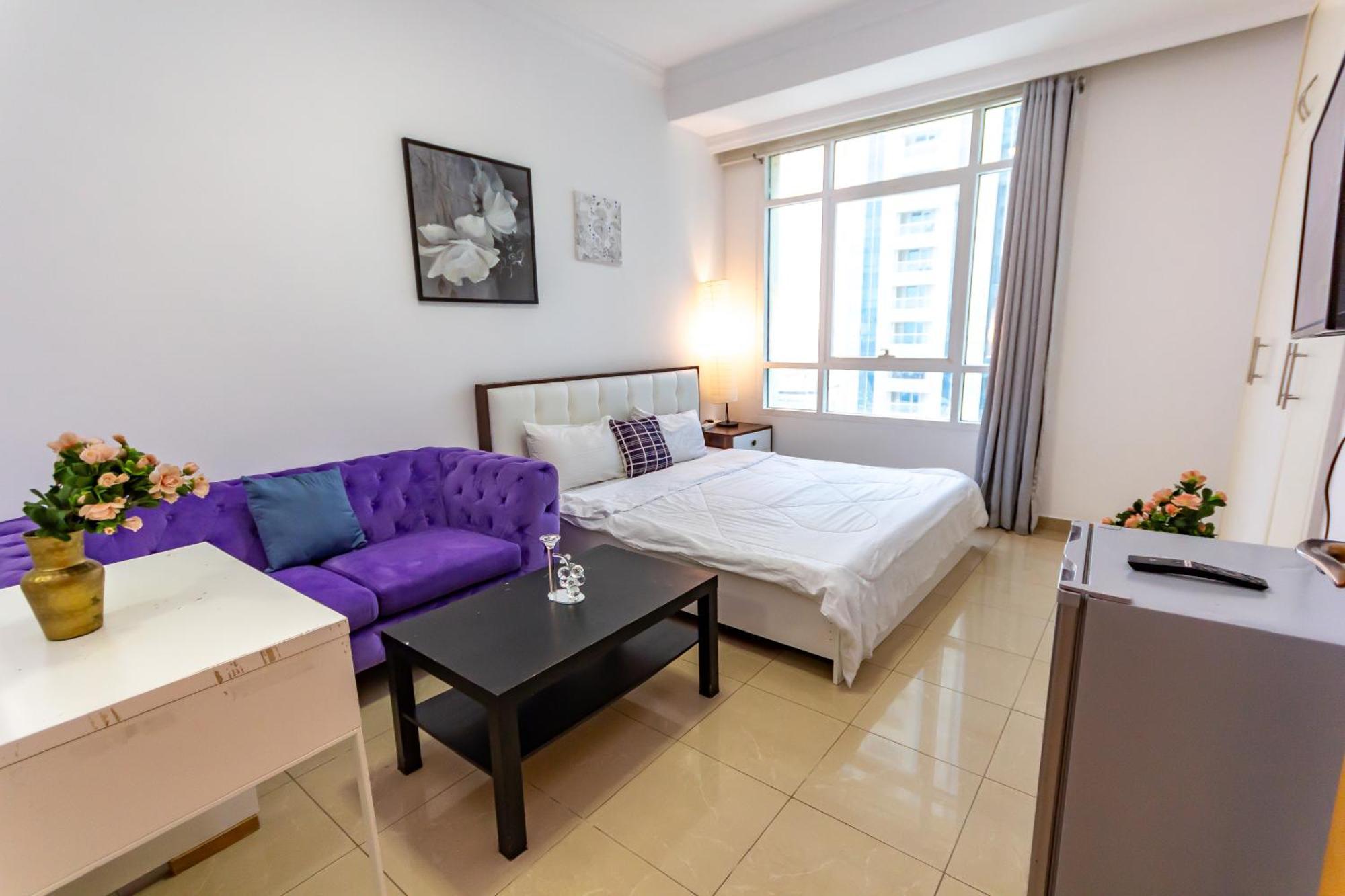 Apartamento Spacious For Girls In Marina فتيات فقط Dubái