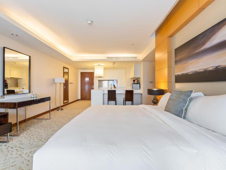 Snug In Mall Steps From Burj Khalifa Dubaï