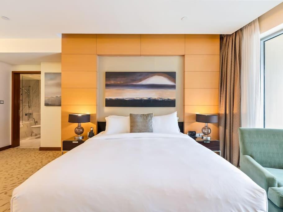 Snug In Mall Steps From Burj Khalifa Dubaï