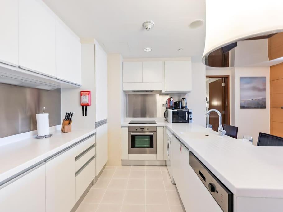 Appartement Snug In Mall Steps From Burj Khalifa *