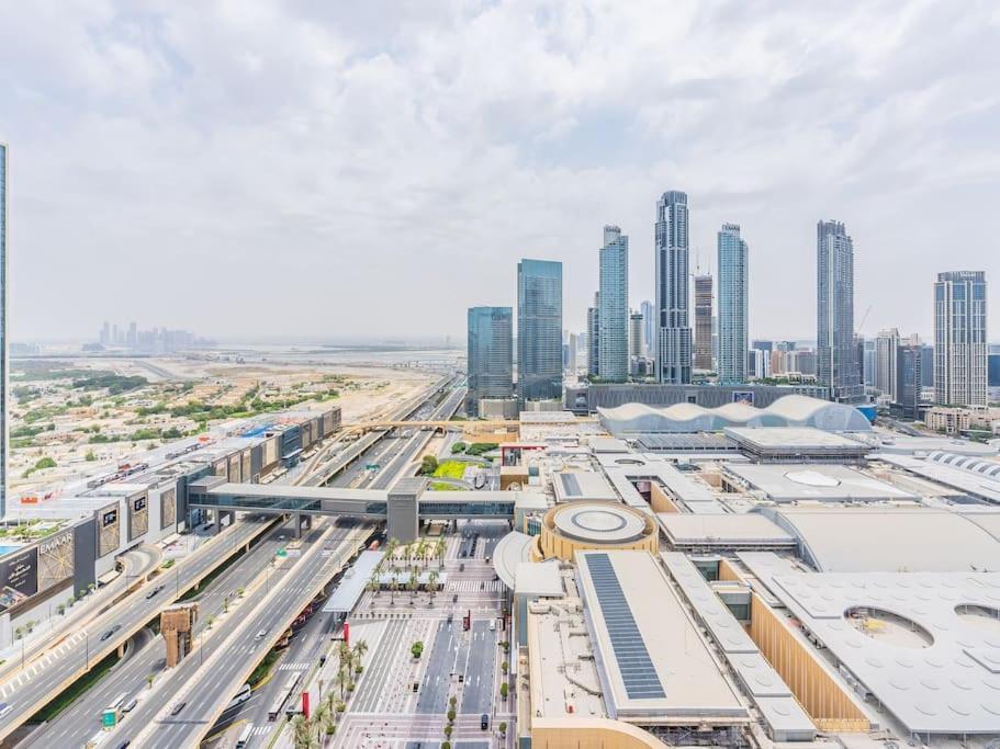 Snug In Mall Steps From Burj Khalifa