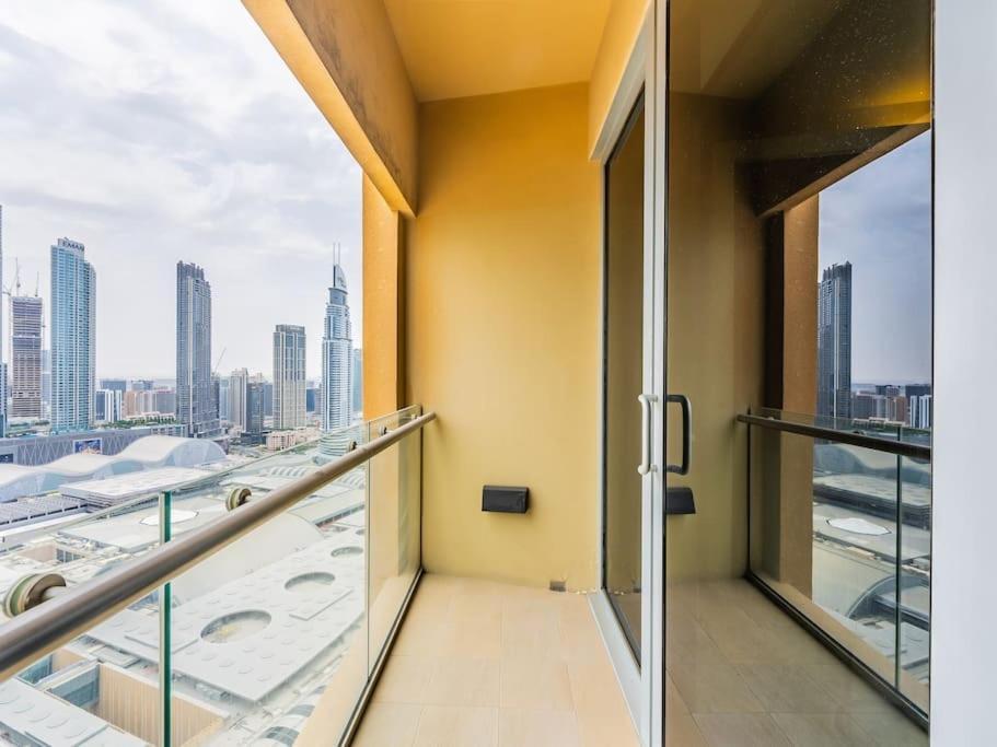 Snug In Mall Steps From Burj Khalifa Dubaï