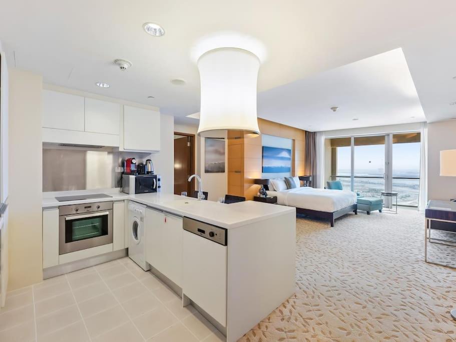 Snug In Mall Steps From Burj Khalifa Appartement *