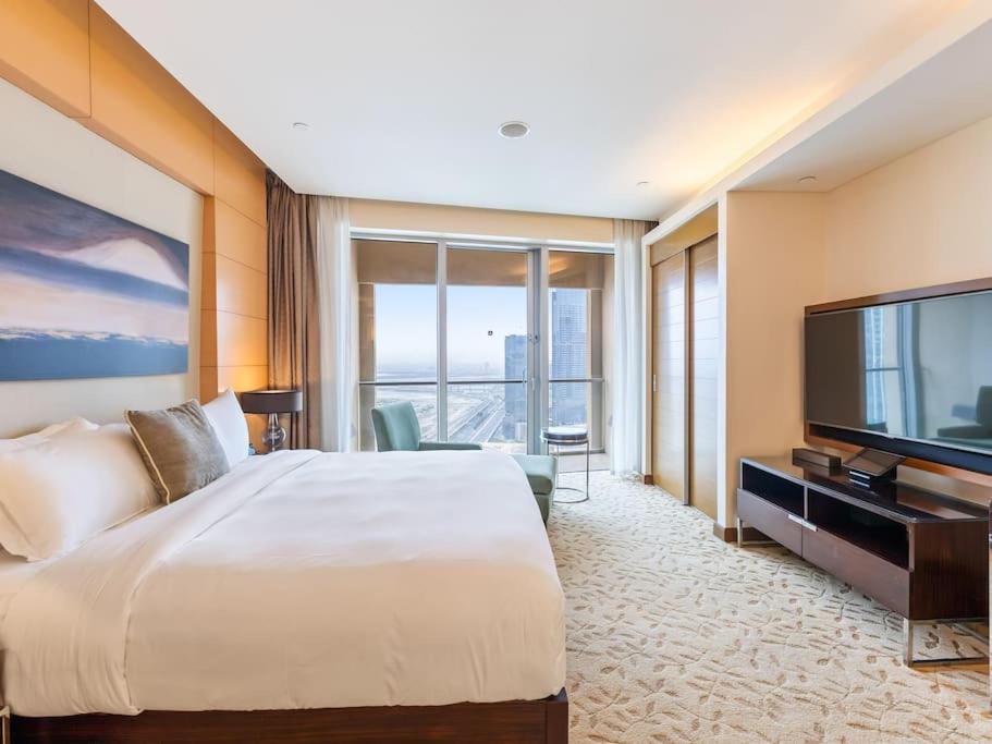 Snug In Mall Steps From Burj Khalifa * Dubaï