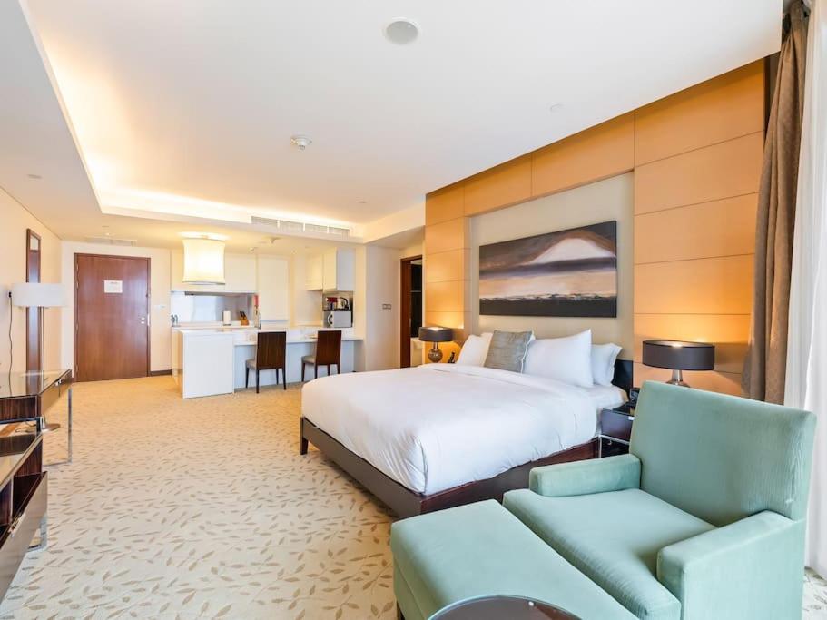Snug In Mall Steps From Burj Khalifa Appartement