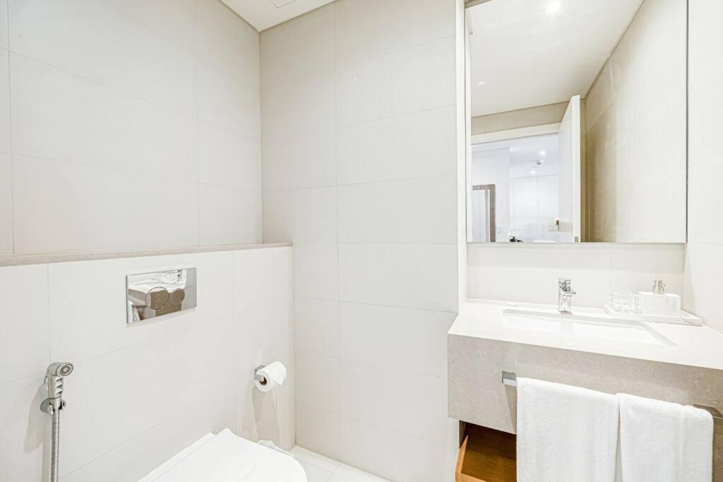 Panoramic Sea View 2br In Jbr Appartement *