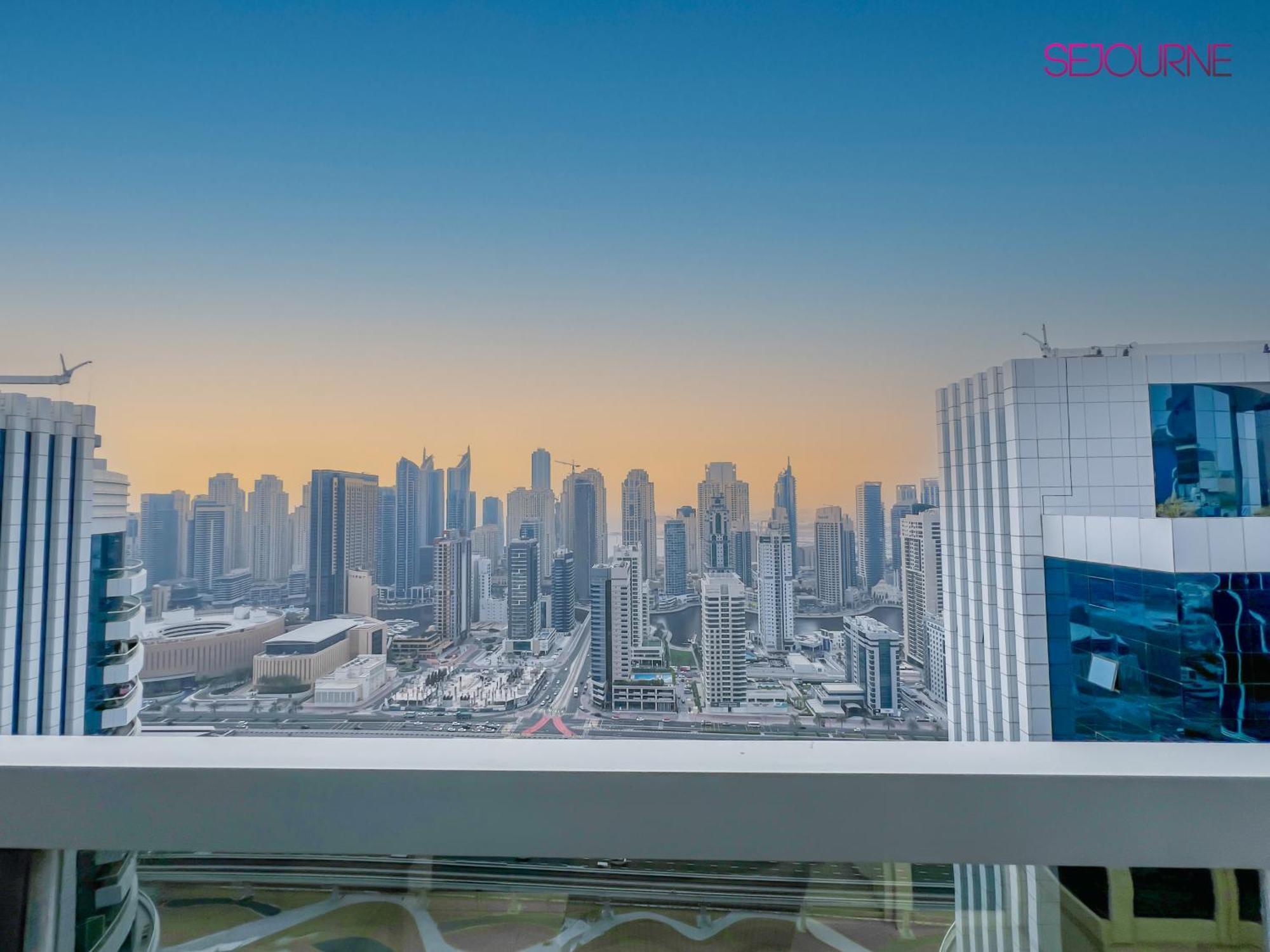 Apartemen Luxurious 2br In Gate 1 Dubai
