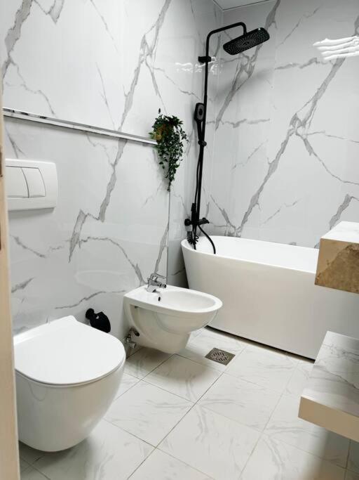 Luxurious Retreat With Stunning Marina & Palm View Appartement *