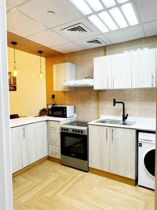 Luxurious Retreat With Stunning Marina & Palm View Appartement Dubaï