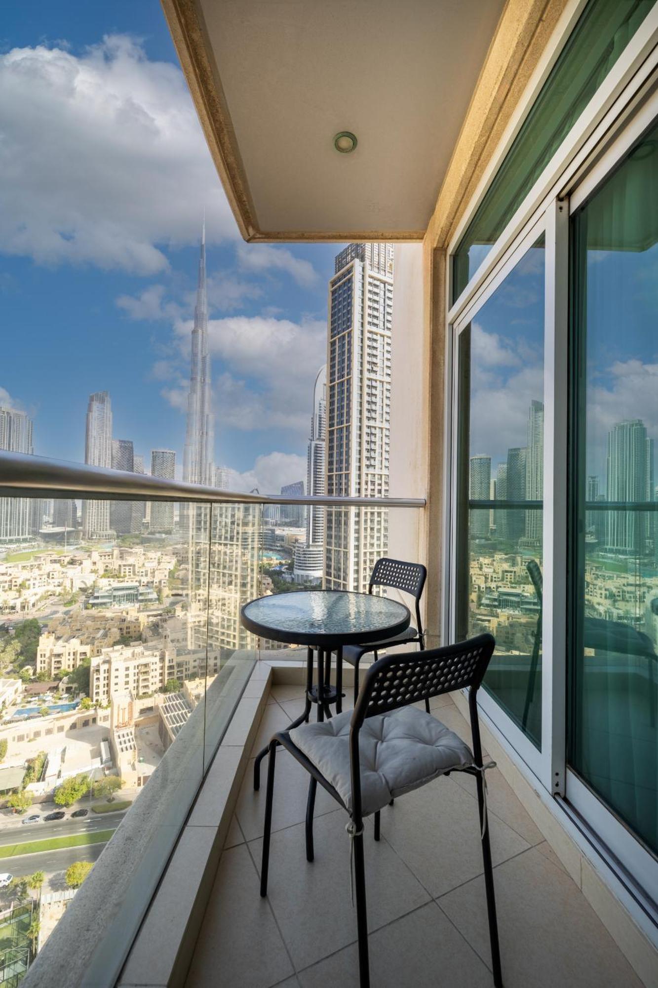 Apartemen Upgraded With Stunning Burj Khalifa View *