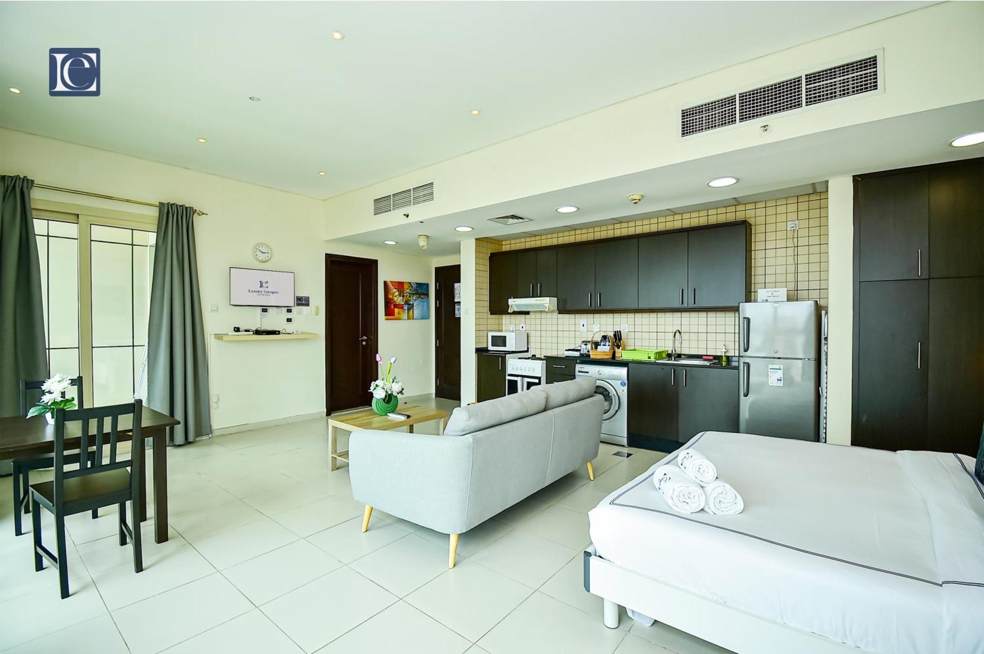 Luxury Escapes - Furnished With Balcony In Royal Oceanic Apartamento Dubai