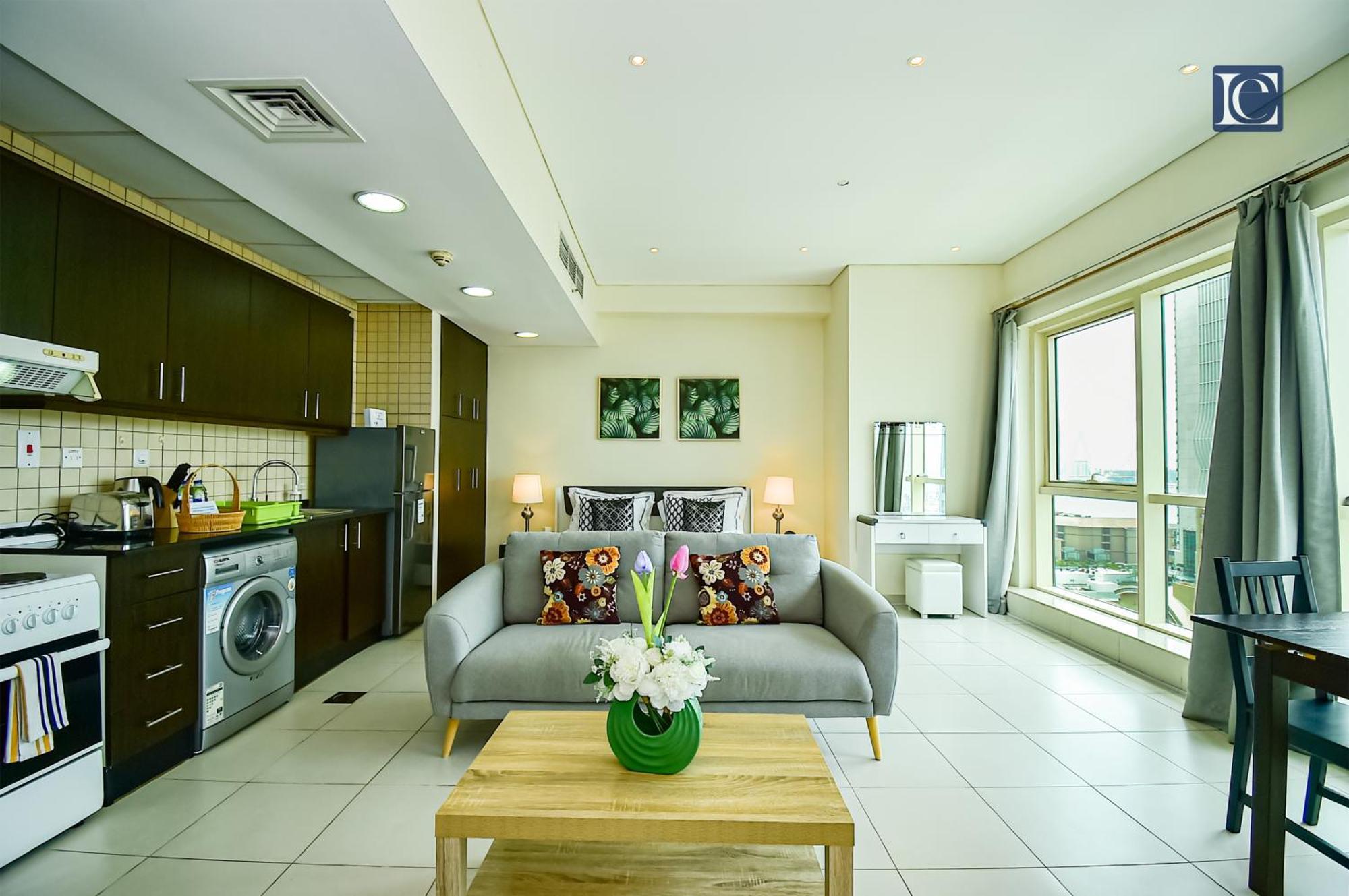 Luxury Escapes - Furnished With Balcony In Royal Oceanic * Dubai