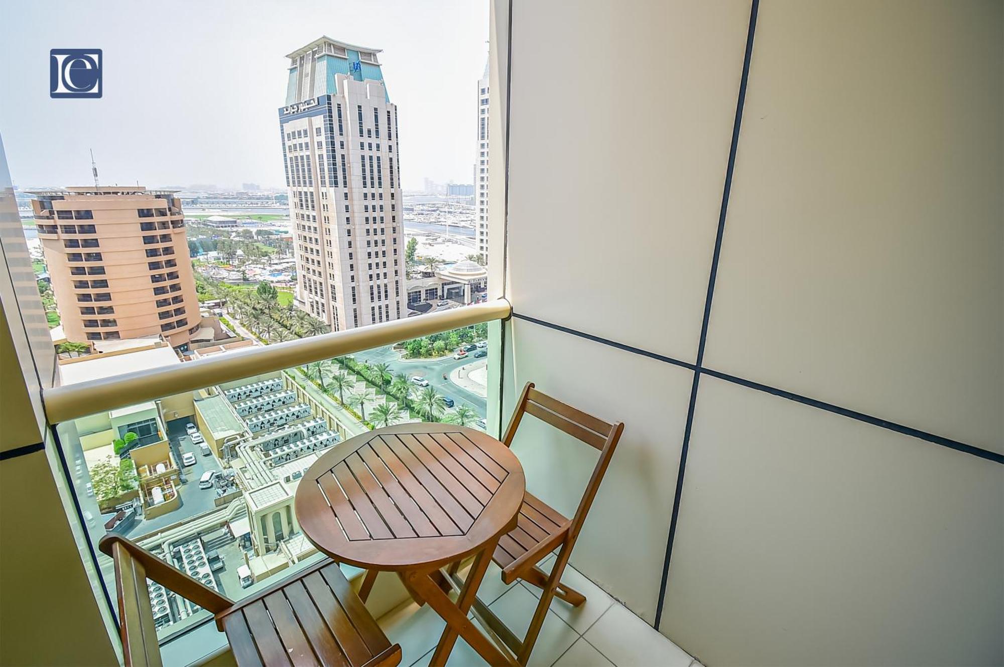 Apartamento Luxury Escapes - Furnished With Balcony In Royal Oceanic Dubai