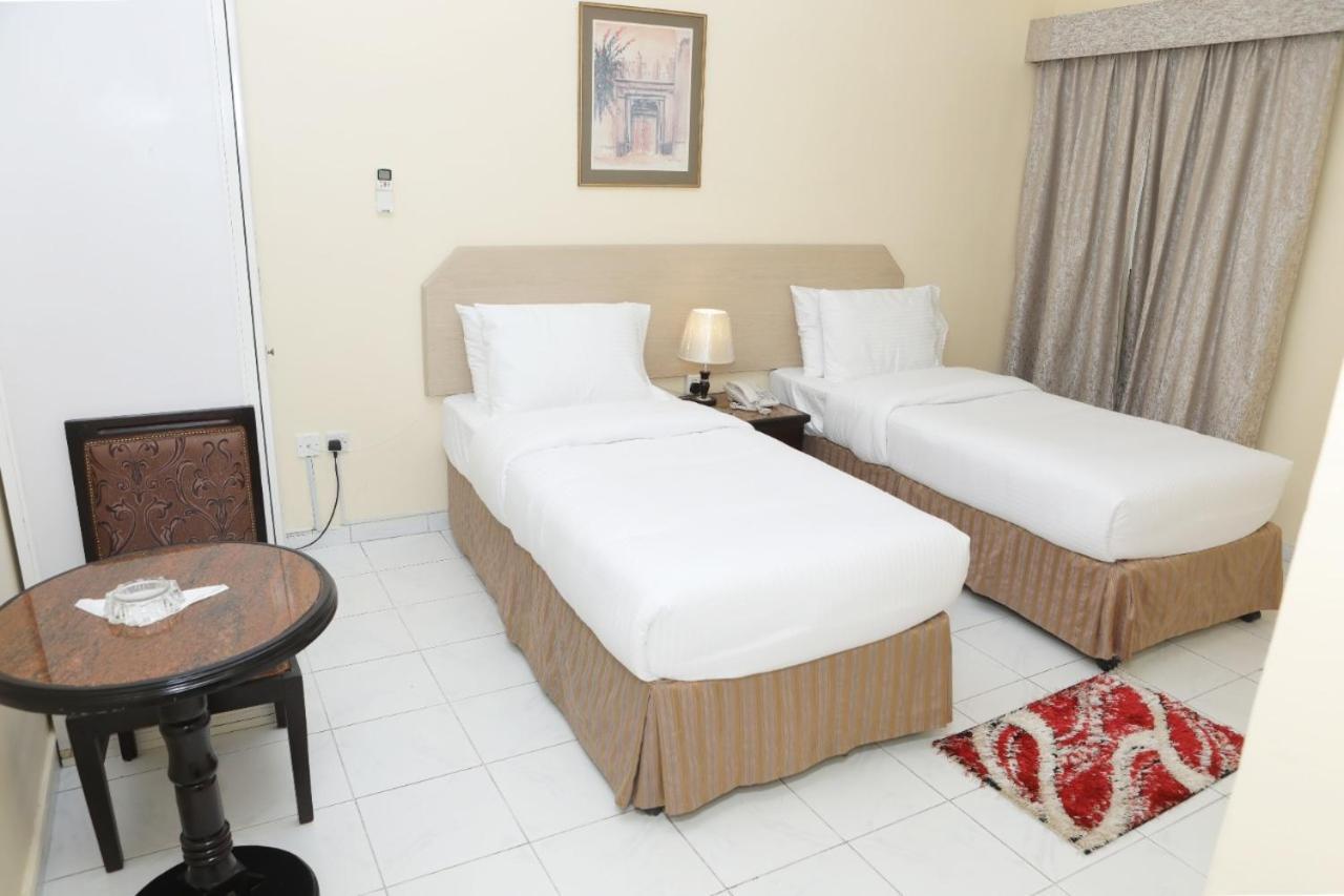 Blue Sky Way Hotel *