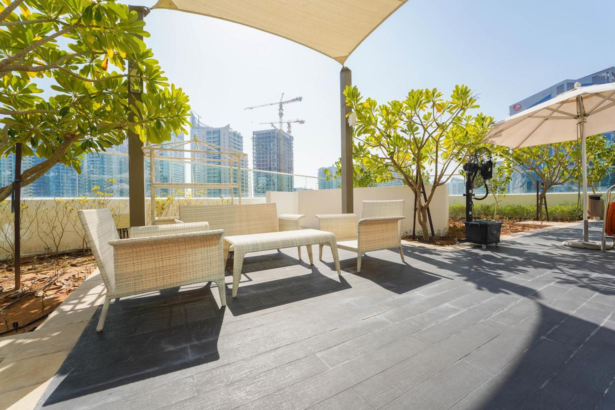 Aliving Stylish At Damam Prive With Balcony And Partial Burj Khalifa View-1315 Apartamento *