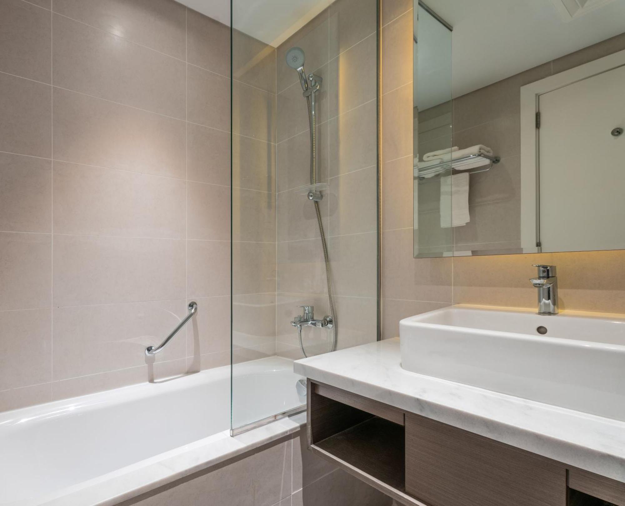 Aliving Stylish At Damam Prive With Balcony And Partial Burj Khalifa View-1315 Apartamento Dubai