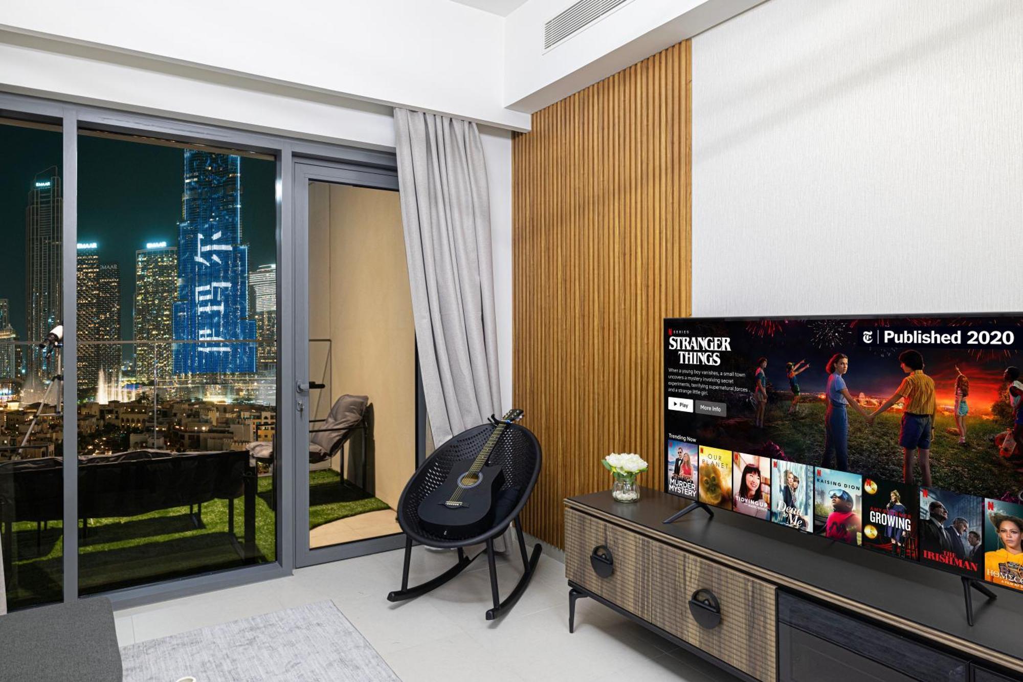 5 Minute Walk To The Fountains! Full Burj Khalifa View! 5-star Pool & Gym! *