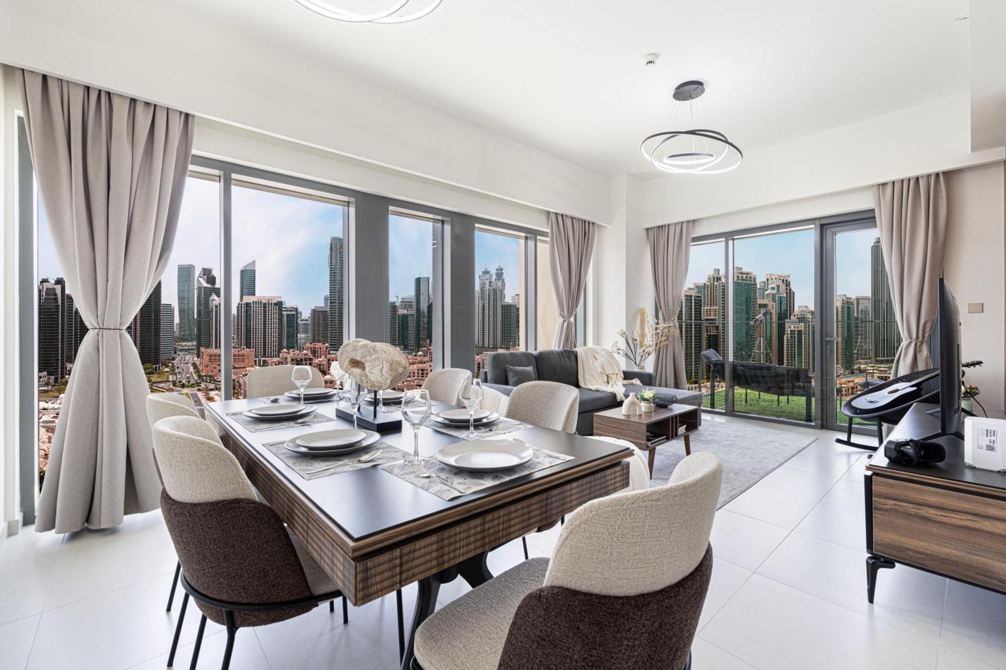 5 Minute Walk To The Fountains! Full Burj Khalifa View! 5-star Pool & Gym! Apartment Dubai