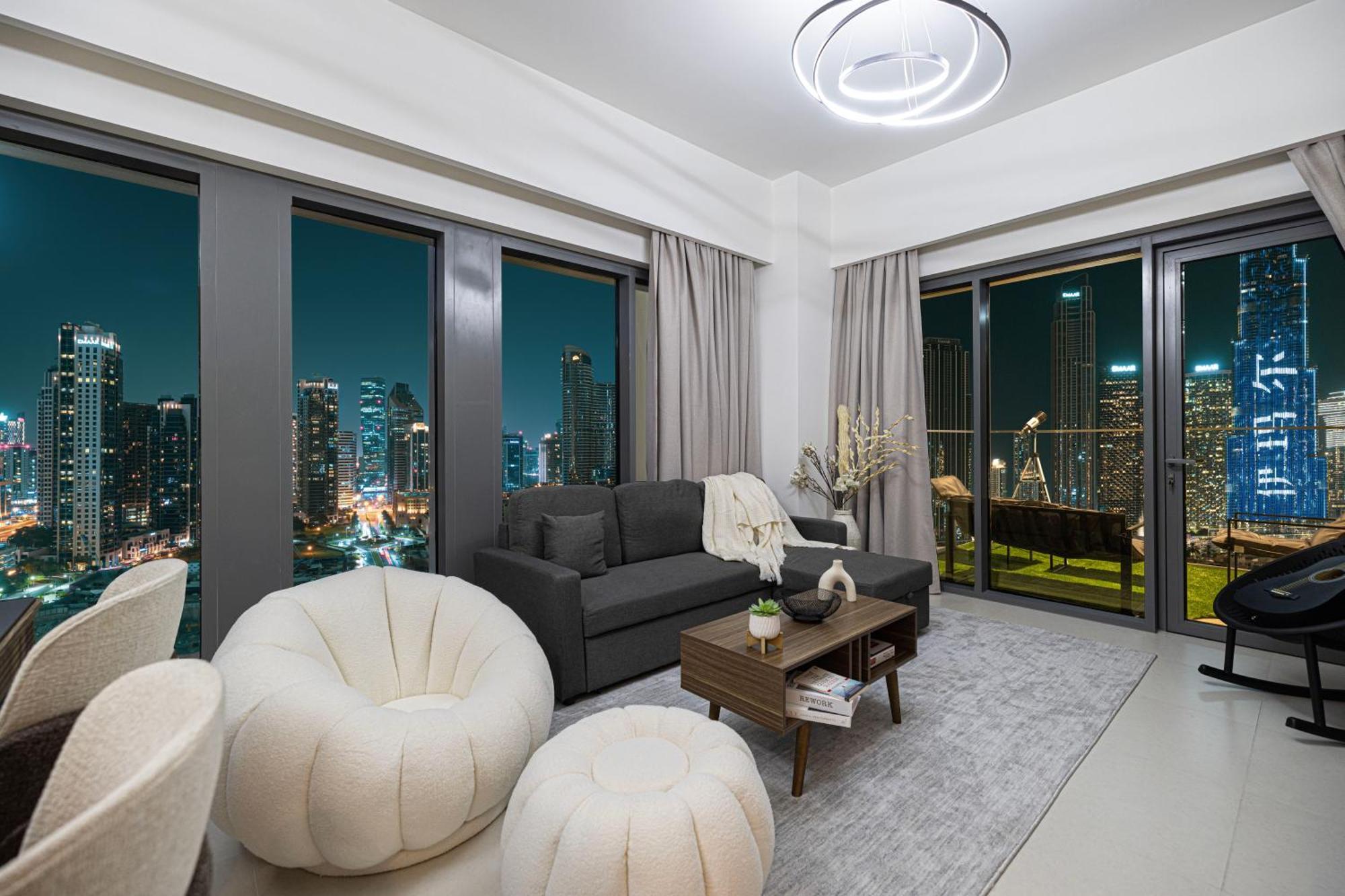 Apartment 5 Minute Walk To The Fountains! Full Burj Khalifa View! 5-star Pool & Gym!