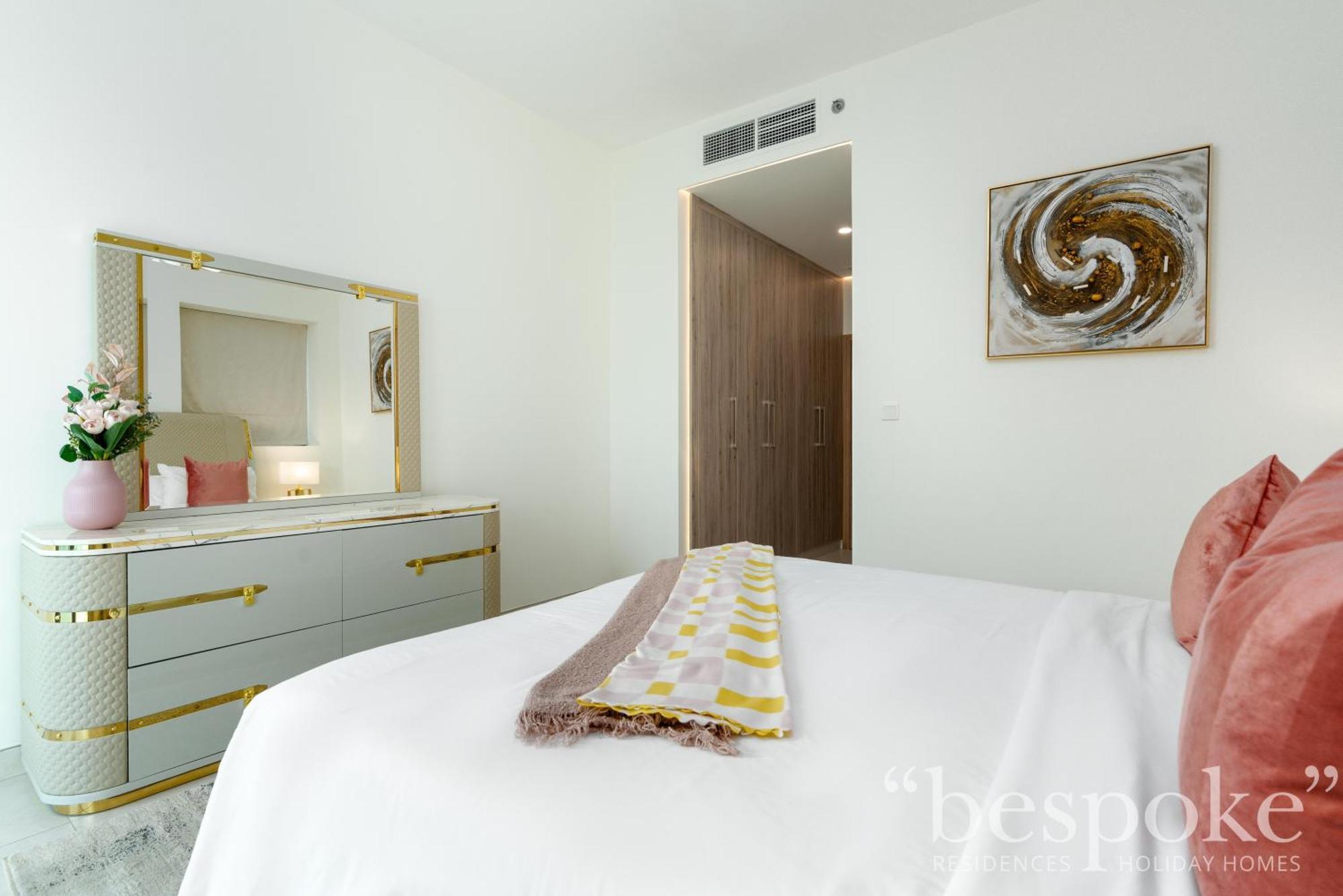 Bespoke - The Bay Residence, Stunning Views *