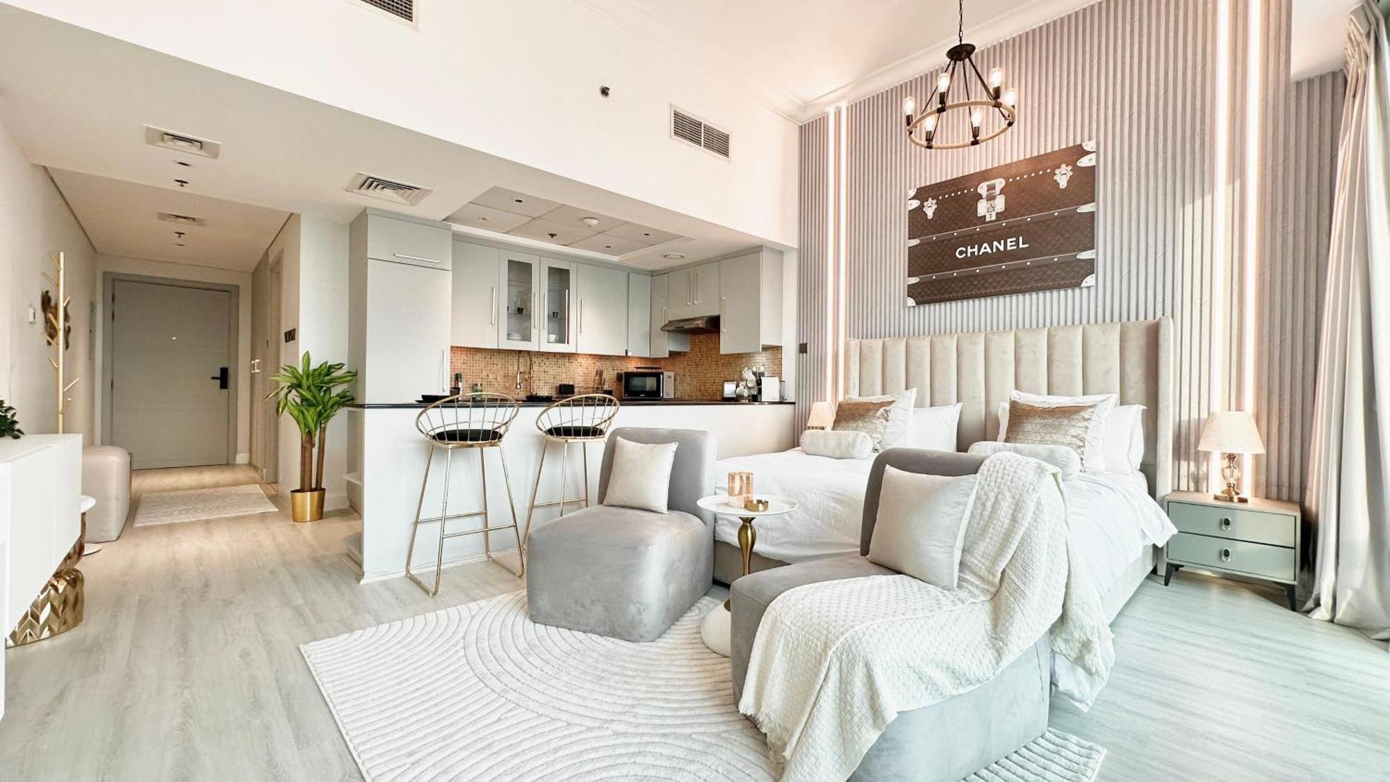Luxury Large In The Heart Of Close To Mall And Burj Khalifa Apartamento Dubái