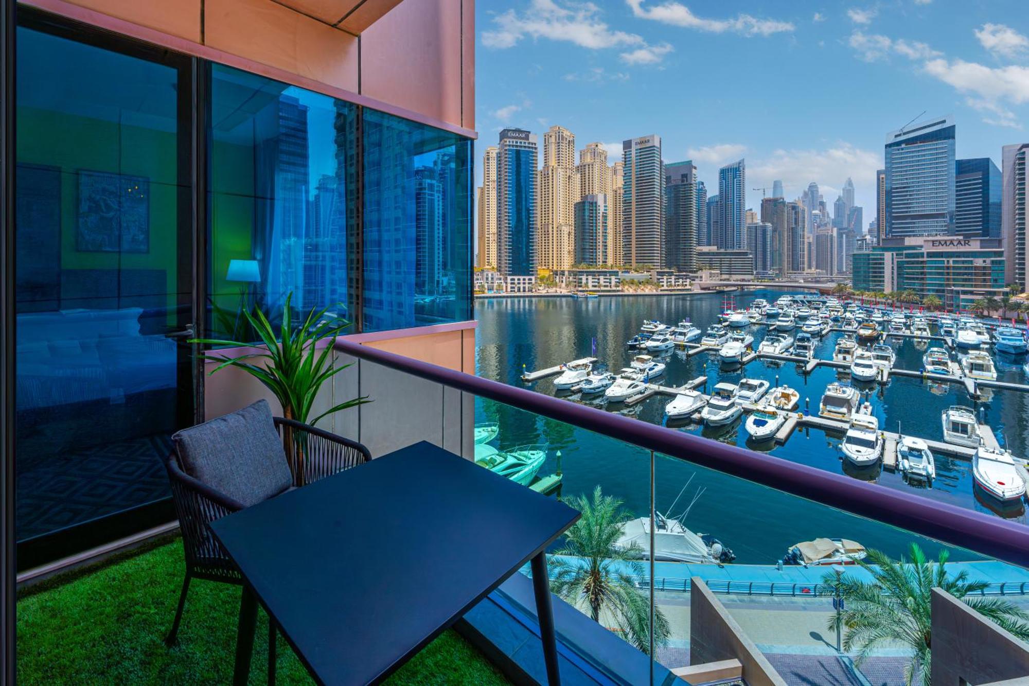 Savis Homes- Modern & Stylish Marina View Appartement *