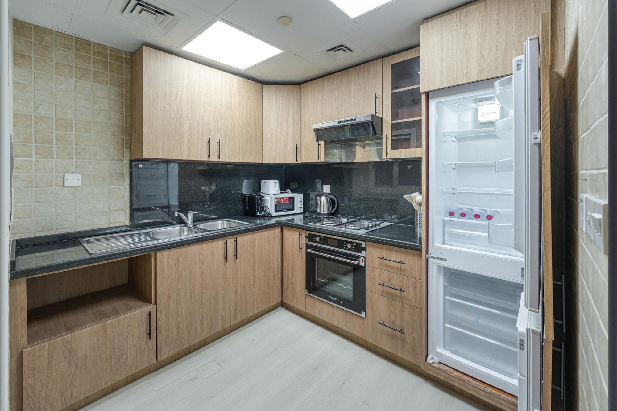 Savis Homes- Modern & Stylish Marina View Appartement