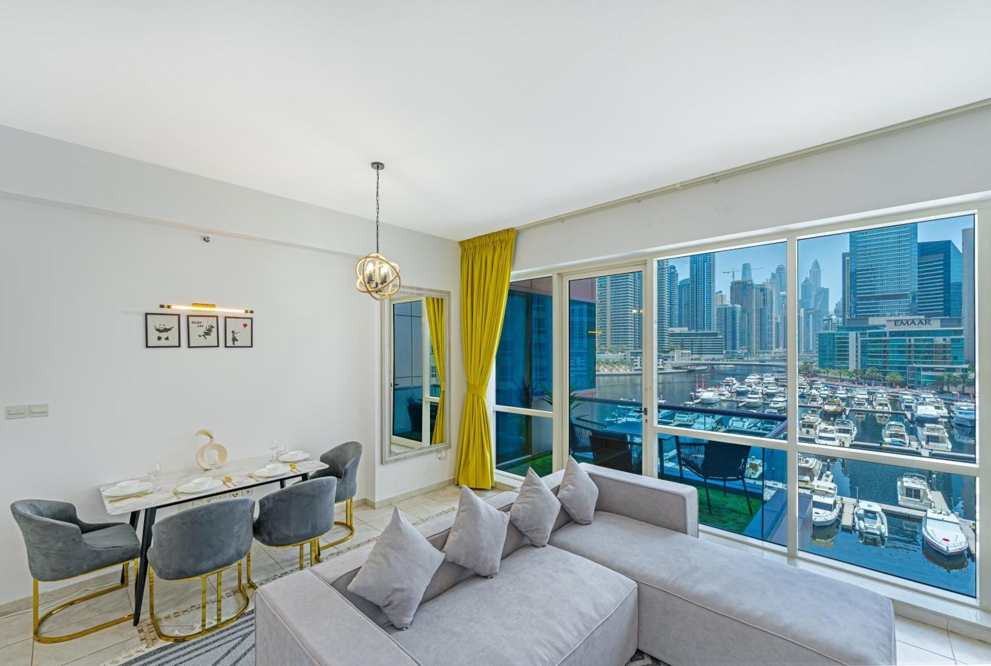 Savis Homes- Modern & Stylish Marina View *