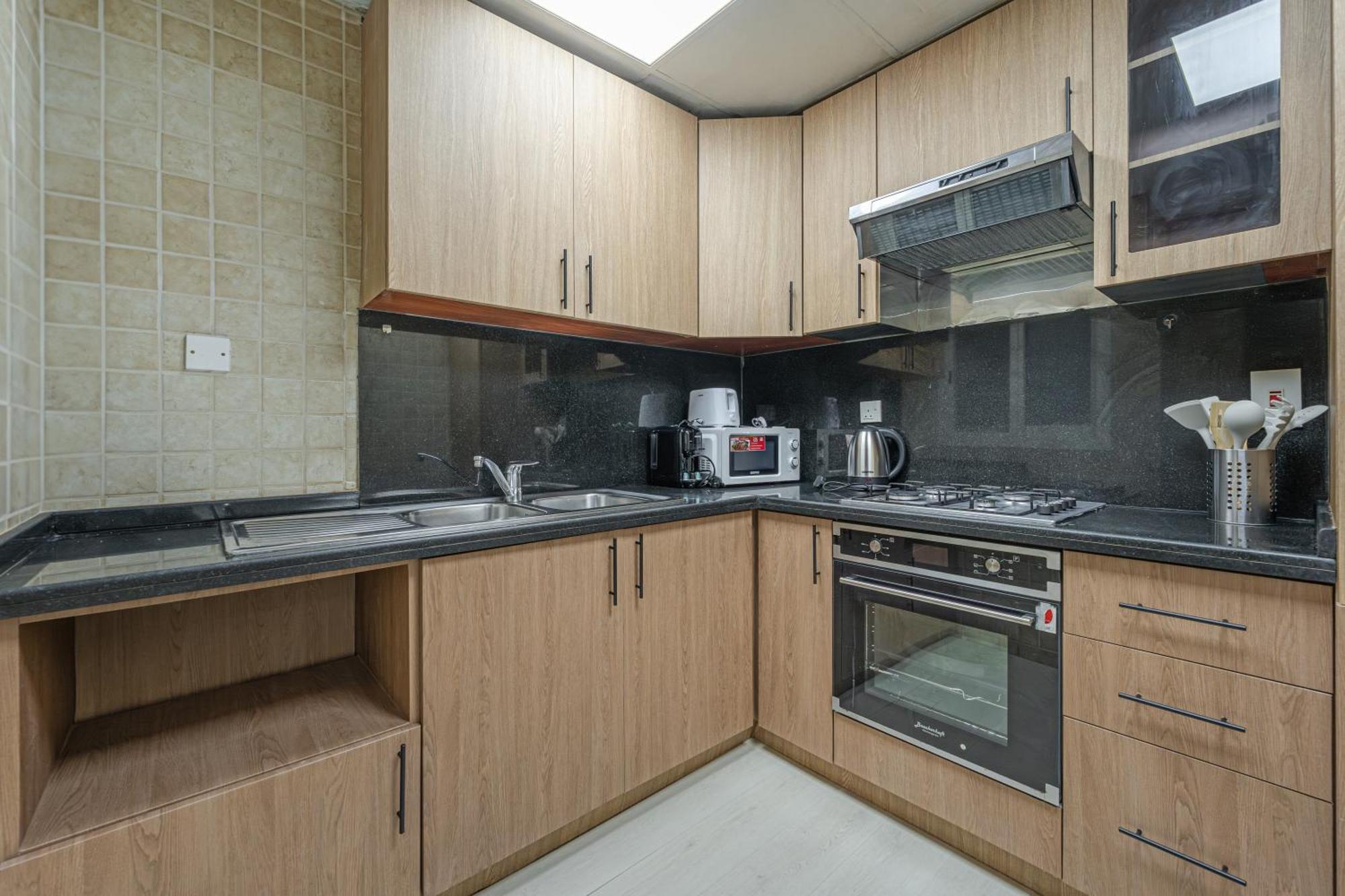 Savis Homes- Modern & Stylish Marina View Appartement