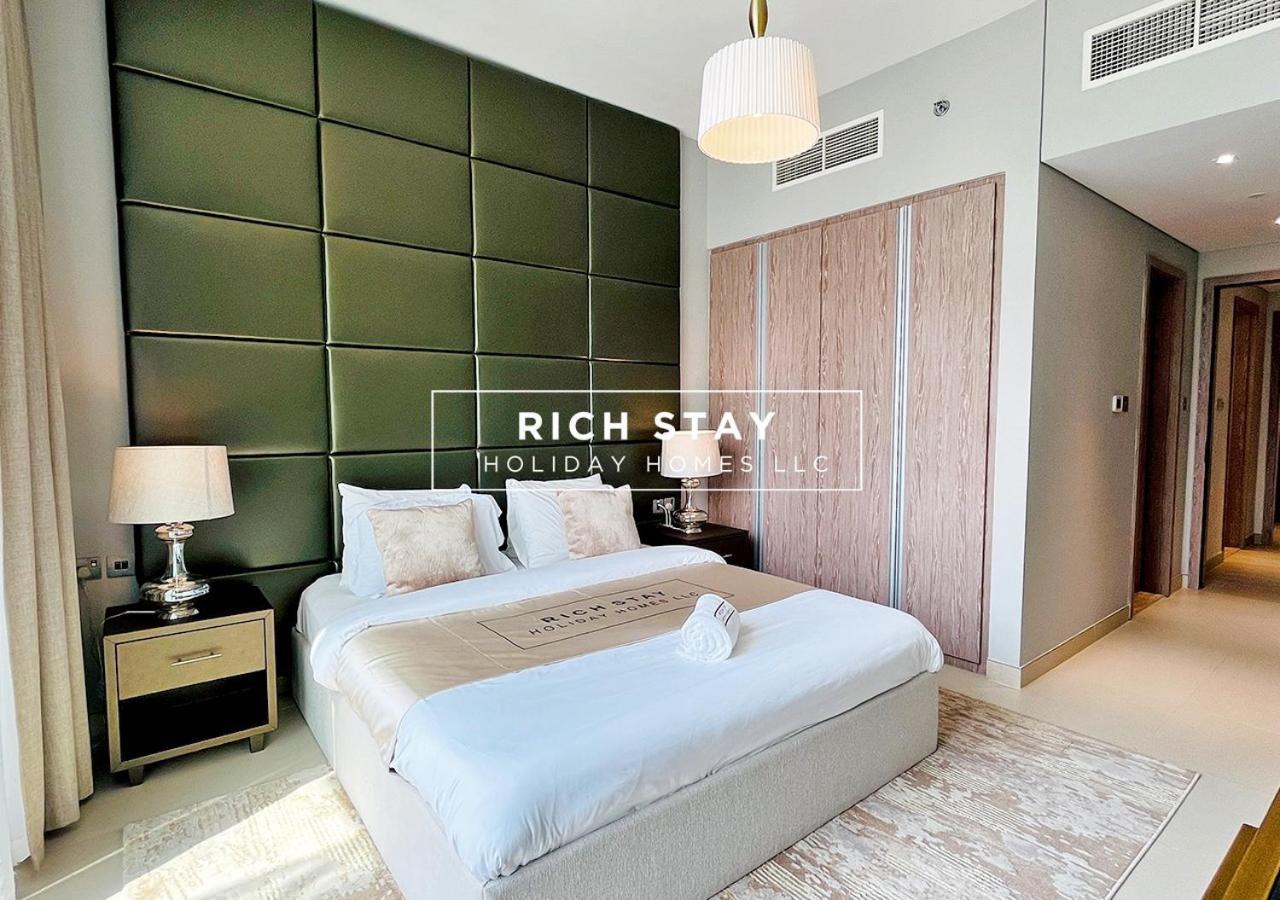 Lägenhet Glamorous 2br In Liv Residences, Marina Dubai