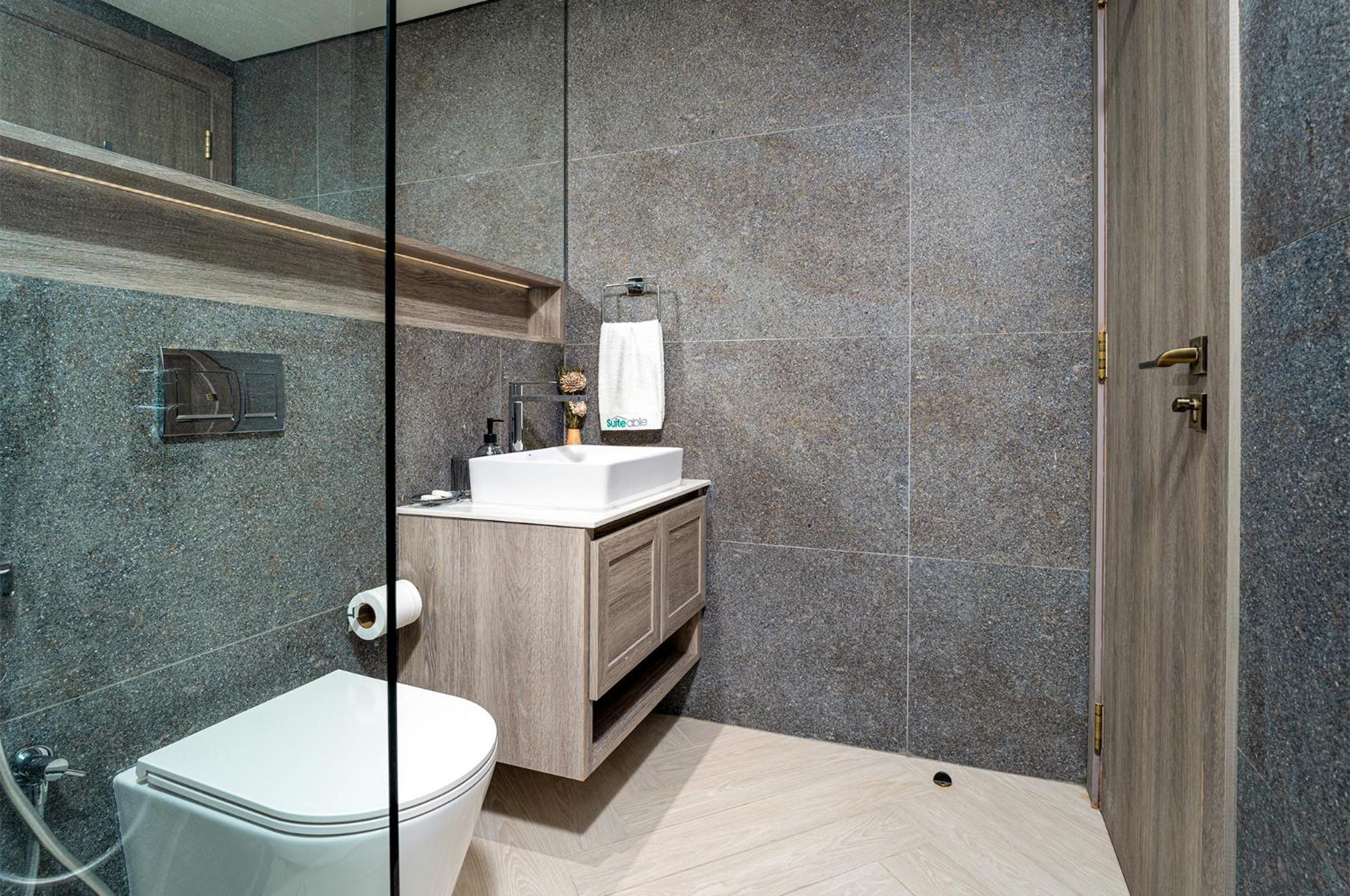Upscale In Jvc With Exquisite Finishing Dubaï