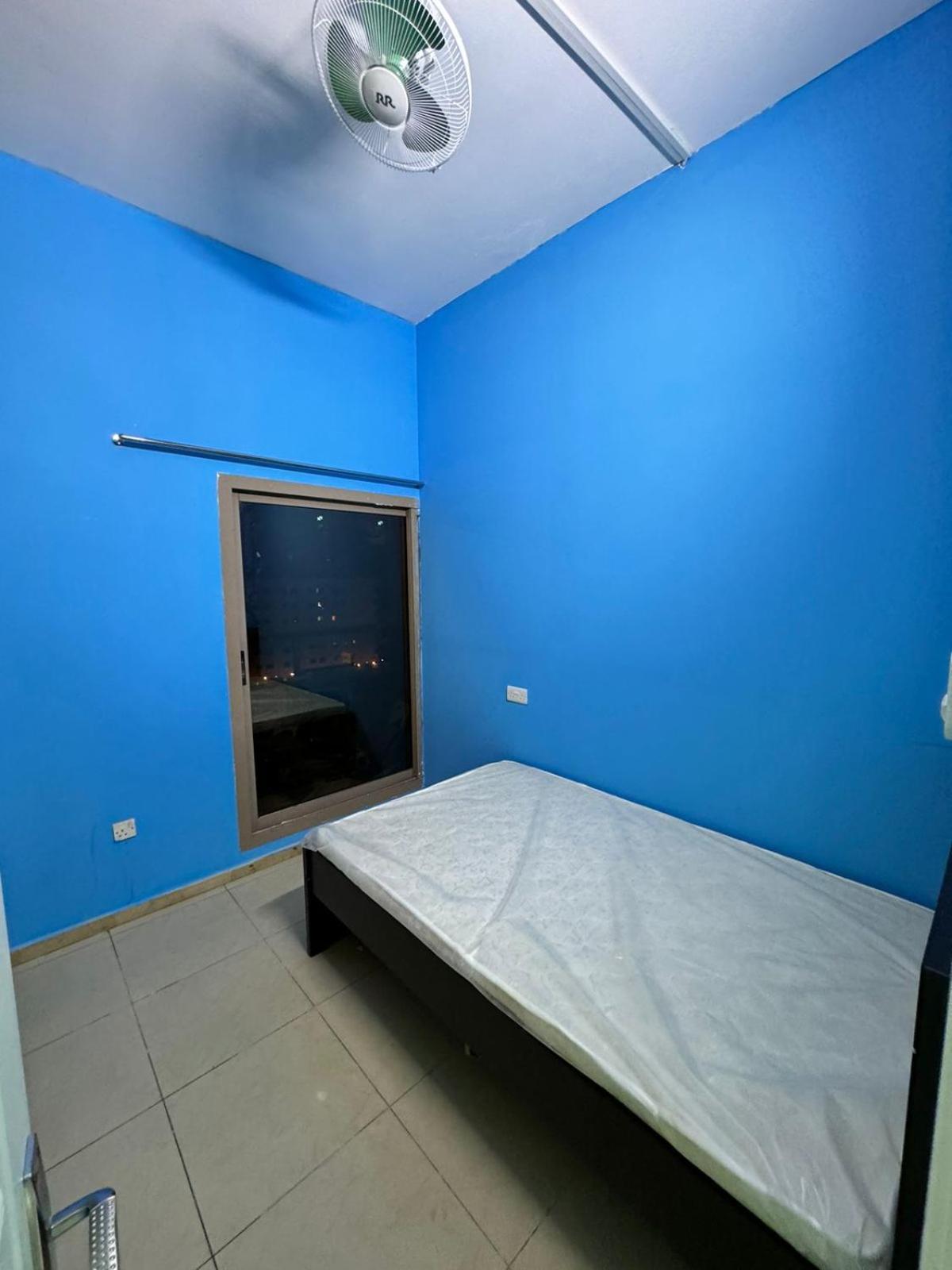 Ready To Rent Partitions Bed Spaces & Hotel cápsula Dubái