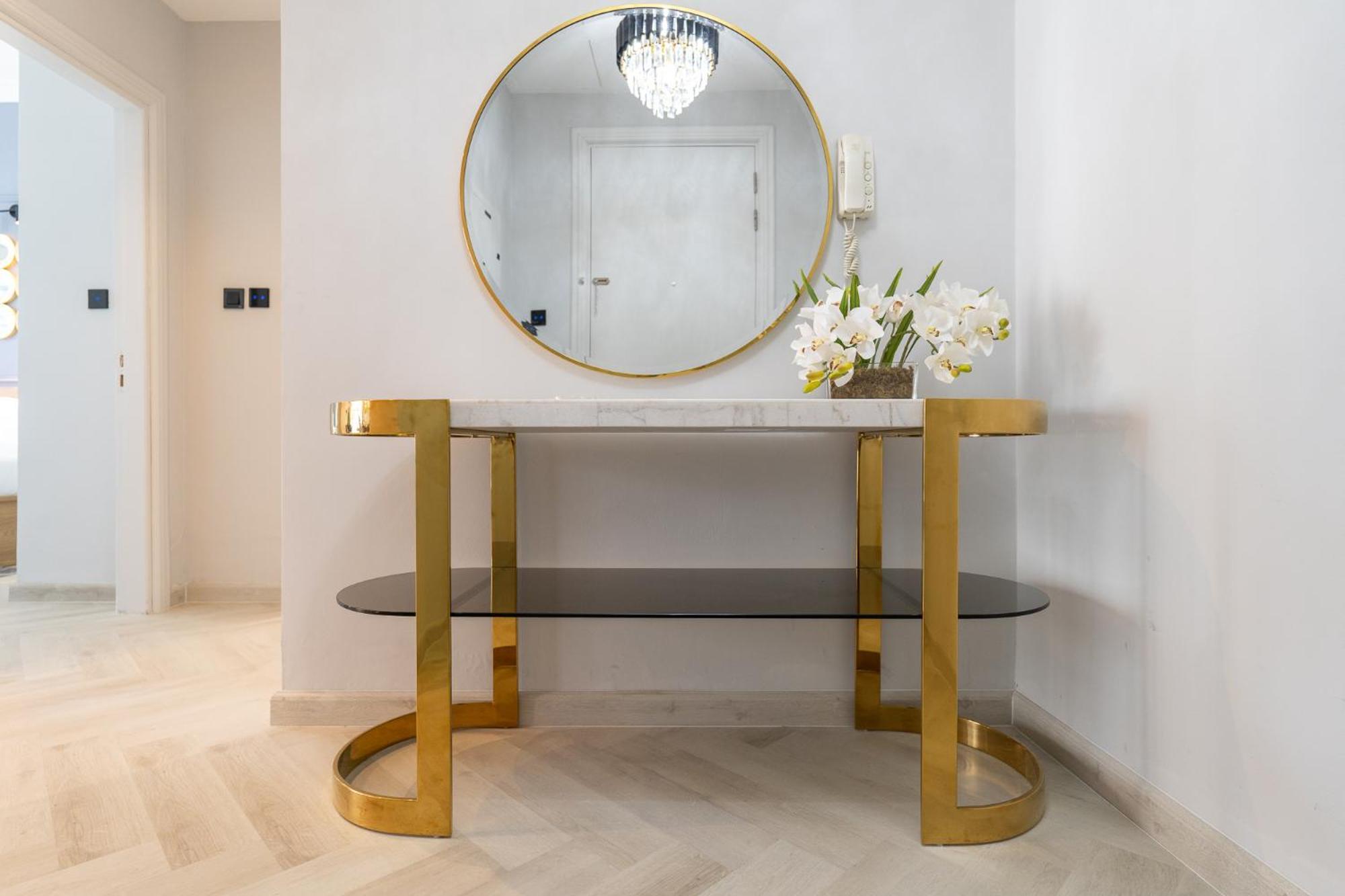 Simple Yet Special 1 Bed For 2 In Mayfair Tower Business Bay * Dubaï
