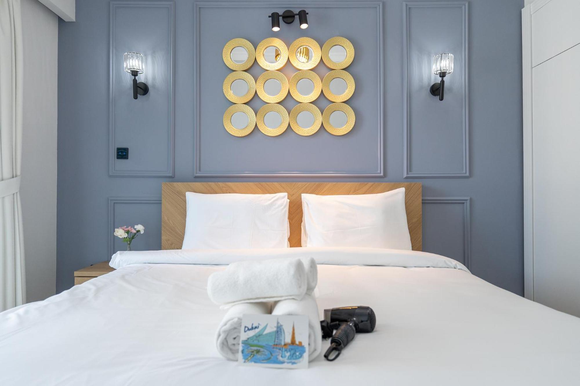 Simple Yet Special 1 Bed For 2 In Mayfair Tower Business Bay Dubaï